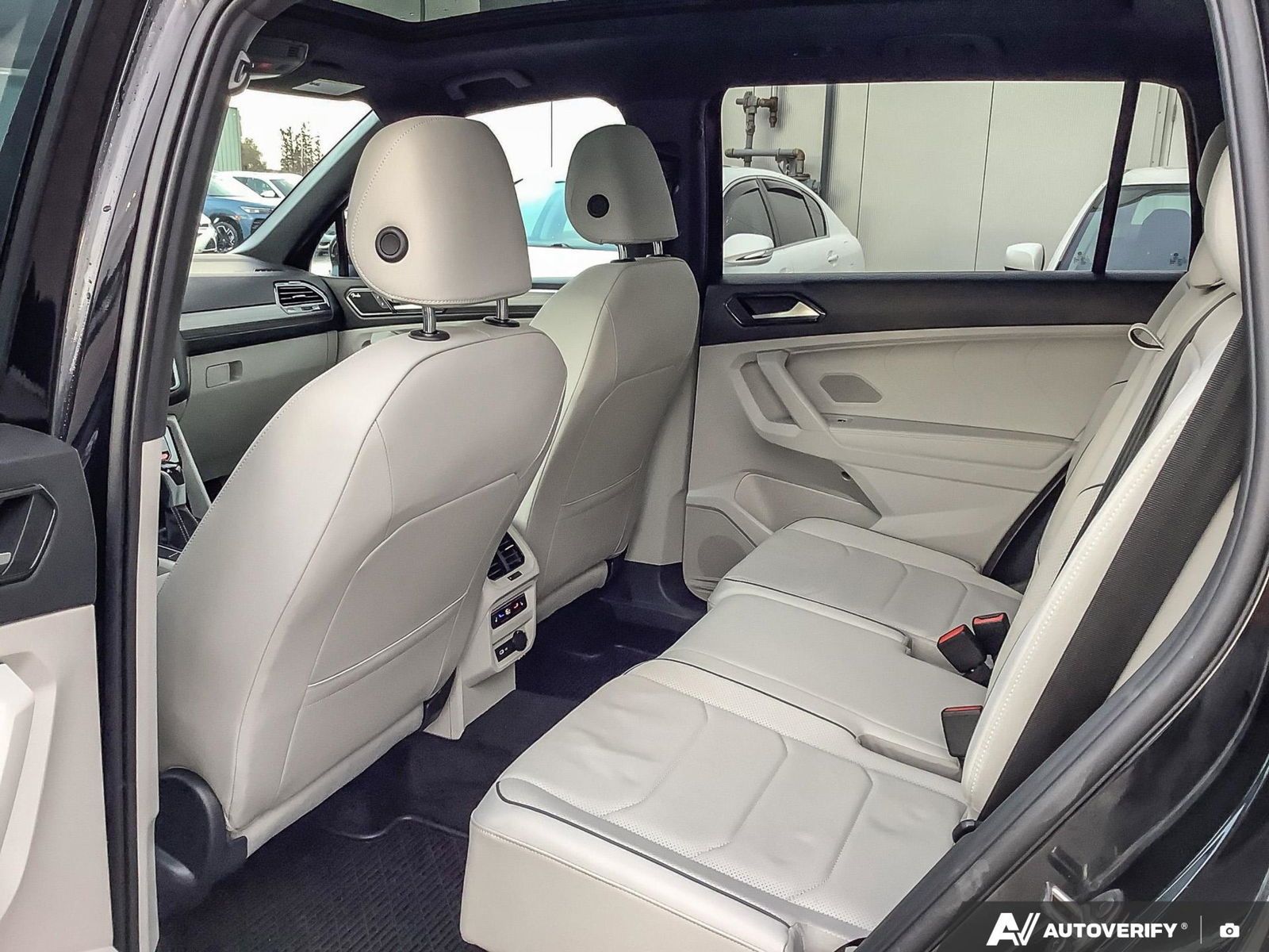 2022 Volkswagen Tiguan Highline R-Line AWD | Lease Return