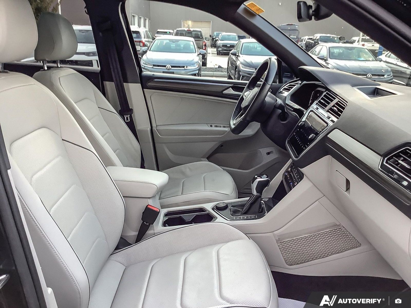 2022 Volkswagen Tiguan Highline R-Line AWD | Lease Return