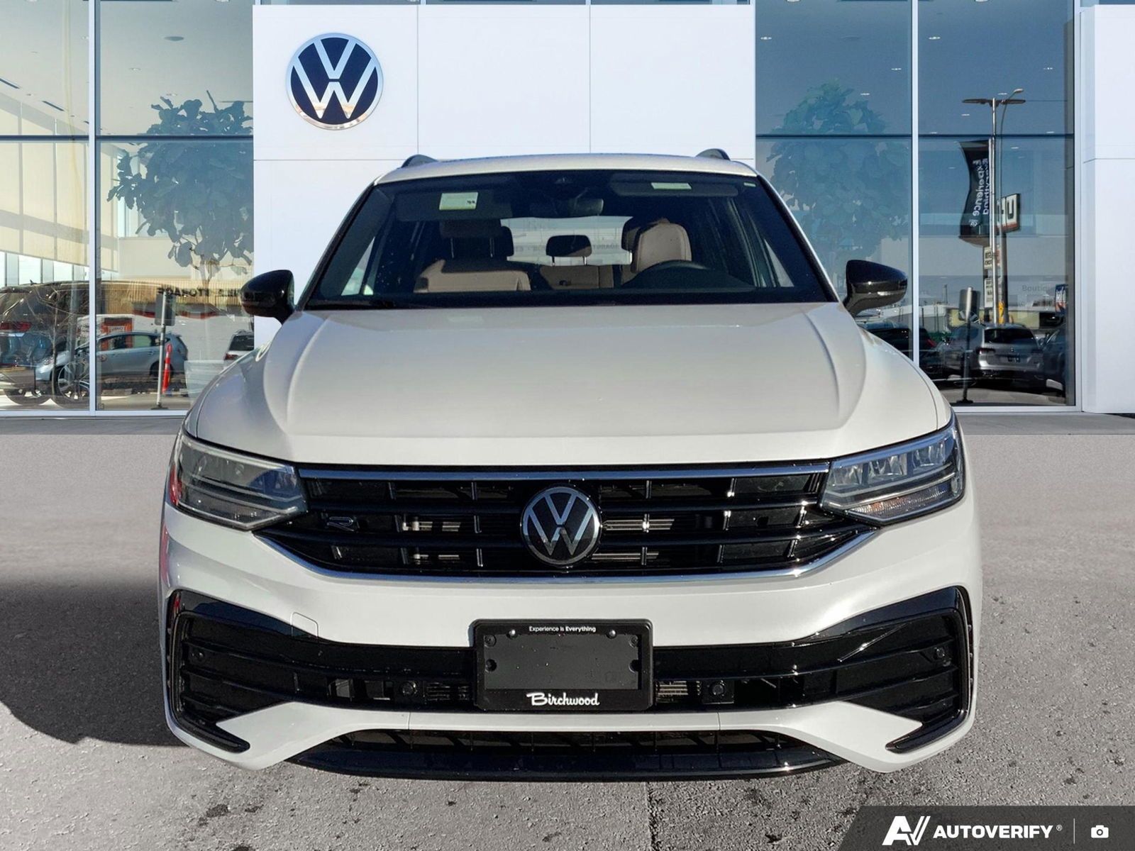 2022 Volkswagen Tiguan Comfortline R-Line Black Edition | One Owner | No Accidents