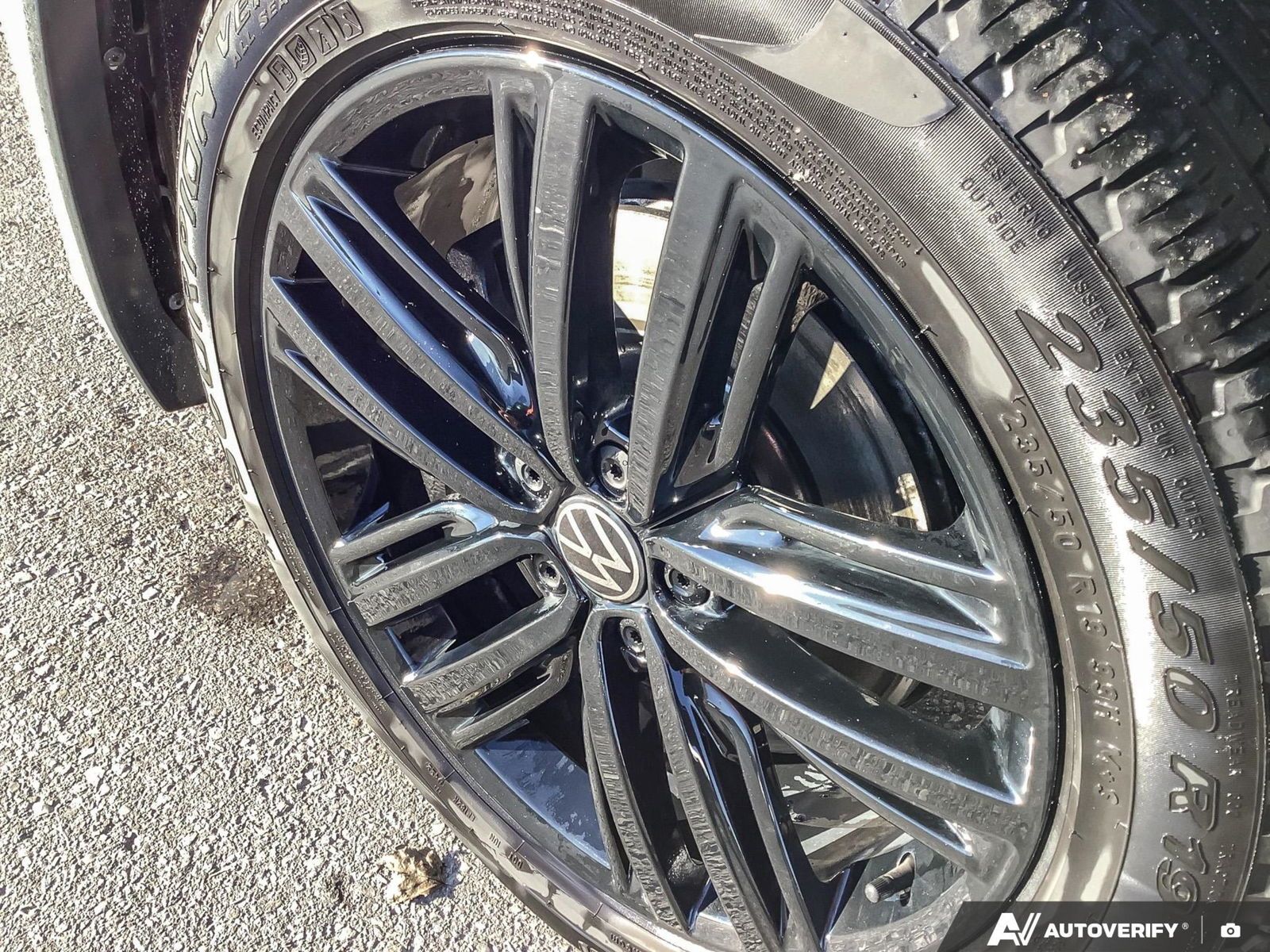 2022 Volkswagen Tiguan Comfortline R-Line Black Edition | One Owner | No Accidents