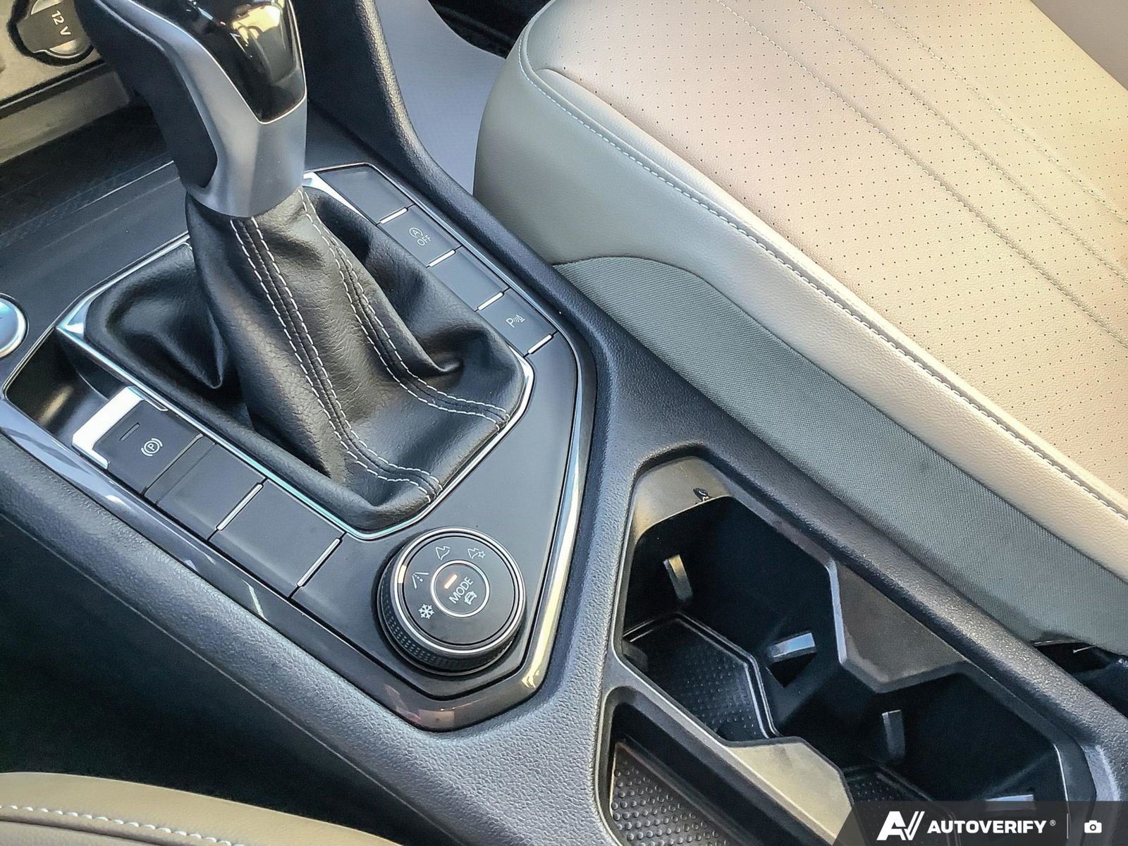 2022 Volkswagen Tiguan Comfortline R-Line Black Edition | One Owner | No Accidents