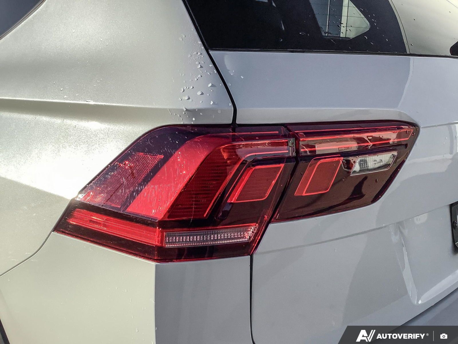 2022 Volkswagen Tiguan Comfortline R-Line Black Edition | One Owner | No Accidents