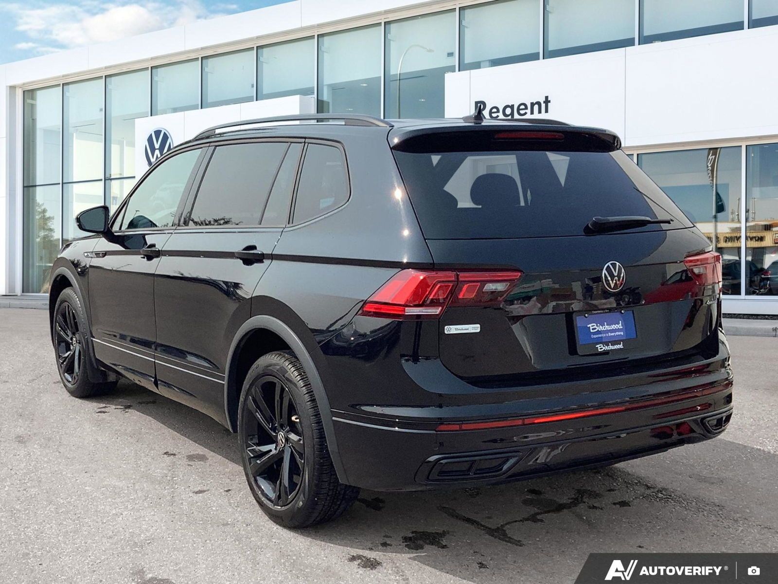 2023 Volkswagen Tiguan Comfortline R-Line Black Edition