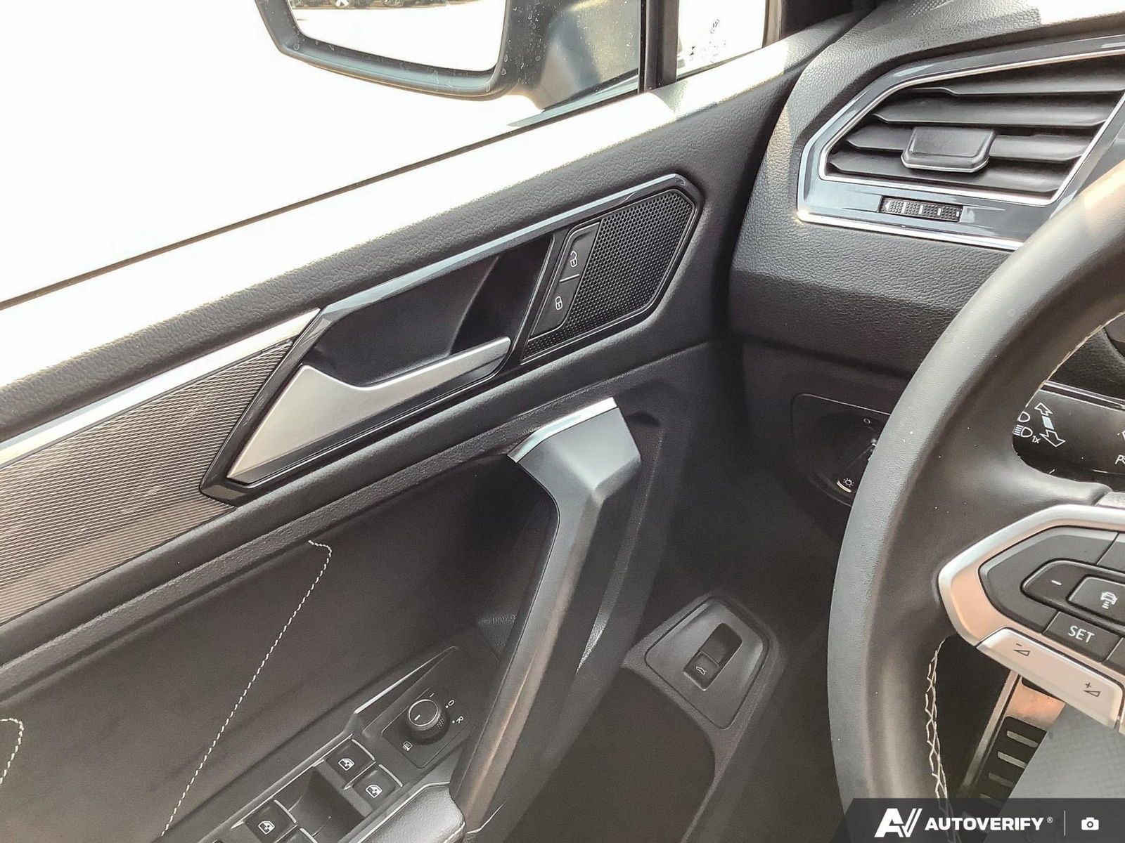2023 Volkswagen Tiguan Comfortline R-Line Black Edition