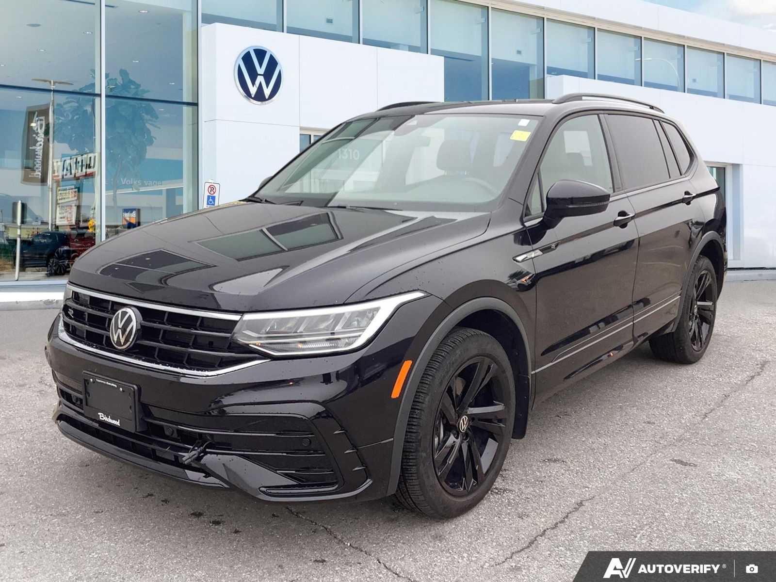 2023 Volkswagen Tiguan Comfortline R-Line Black Edition