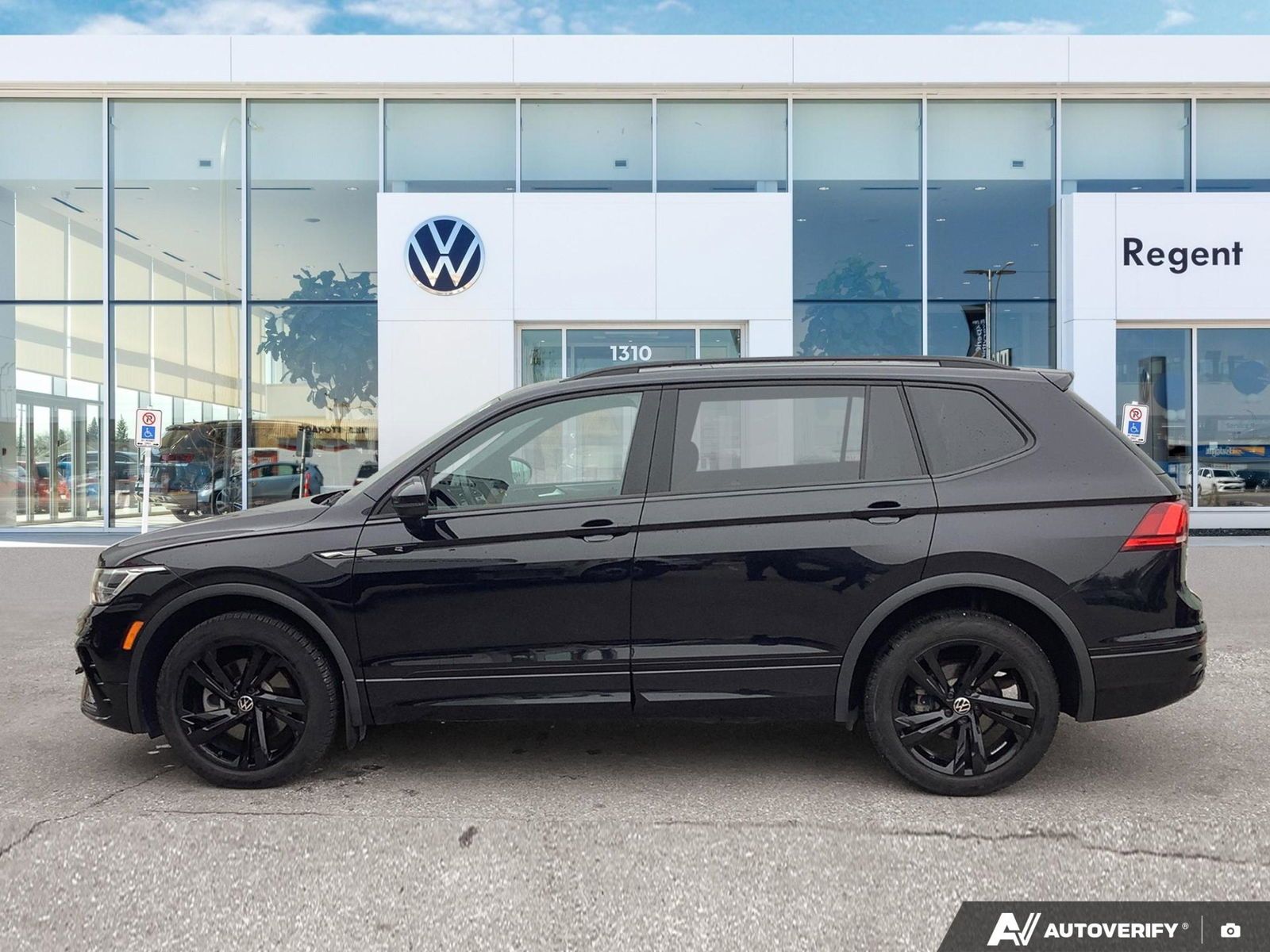 2023 Volkswagen Tiguan Comfortline R-Line Black Edition