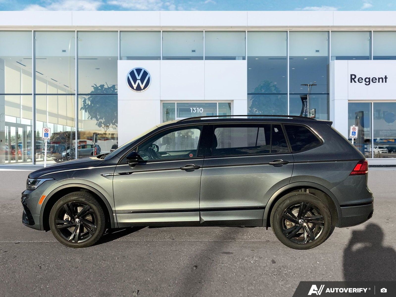 2023 Volkswagen Tiguan Comfortline R-Line Black Edition