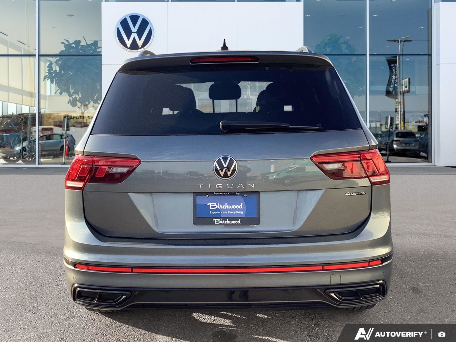 2023 Volkswagen Tiguan Comfortline R-Line Black Edition