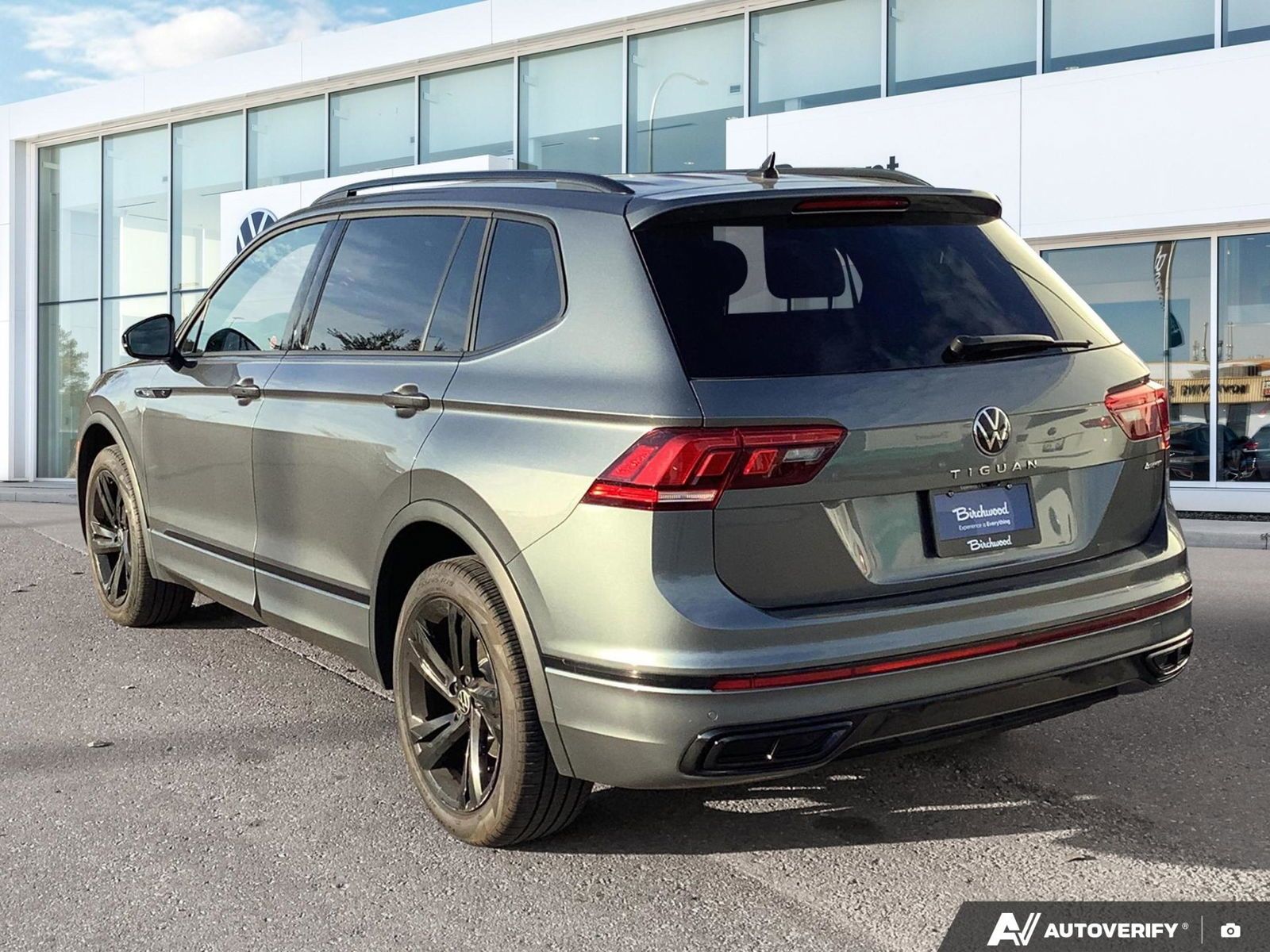 2023 Volkswagen Tiguan Comfortline R-Line Black Edition