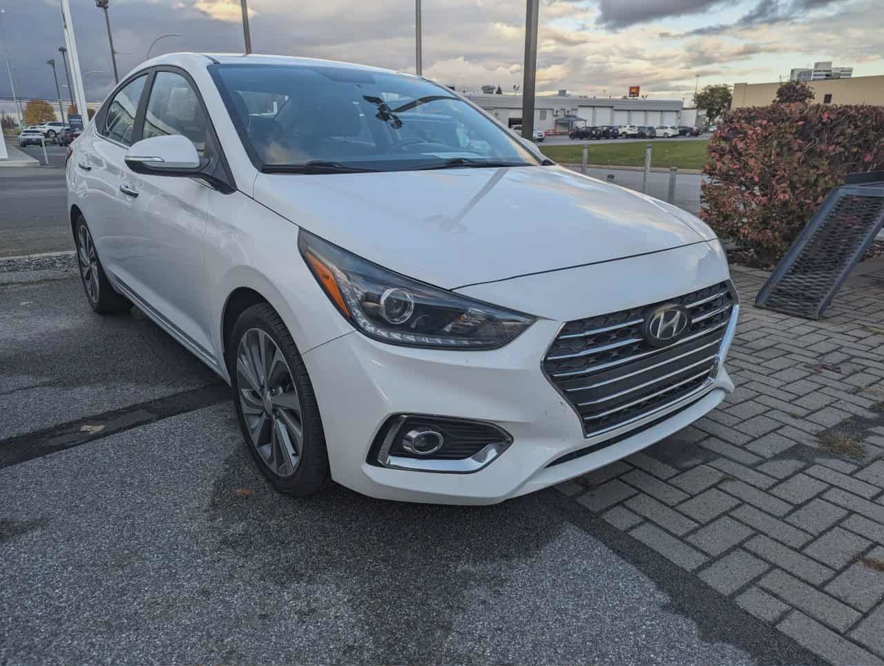 Hyundai Accent Ultimate TOIT OUVRANT 2019 POUR PETIT BUDGET