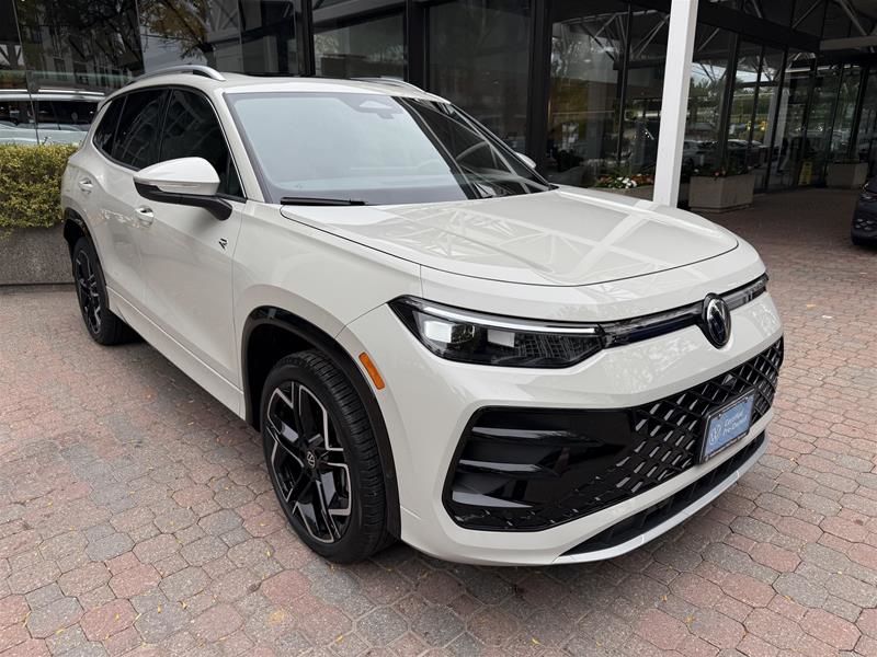 Photo 2026 Volkswagen Tiguan Highline Turbo R-Line 4MOTION #5