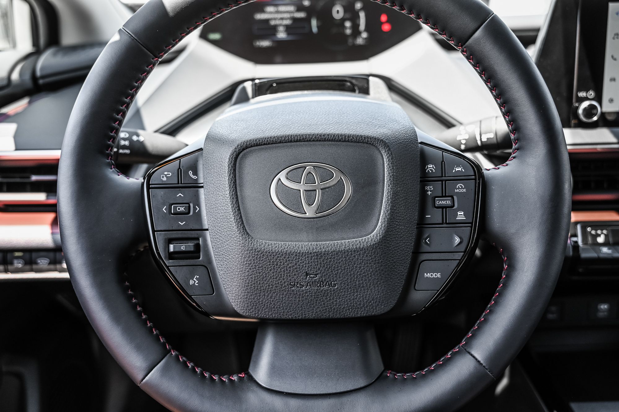 Toyota Prius Plug-in Hybrid  2024 à Pointe-Claire, Québec