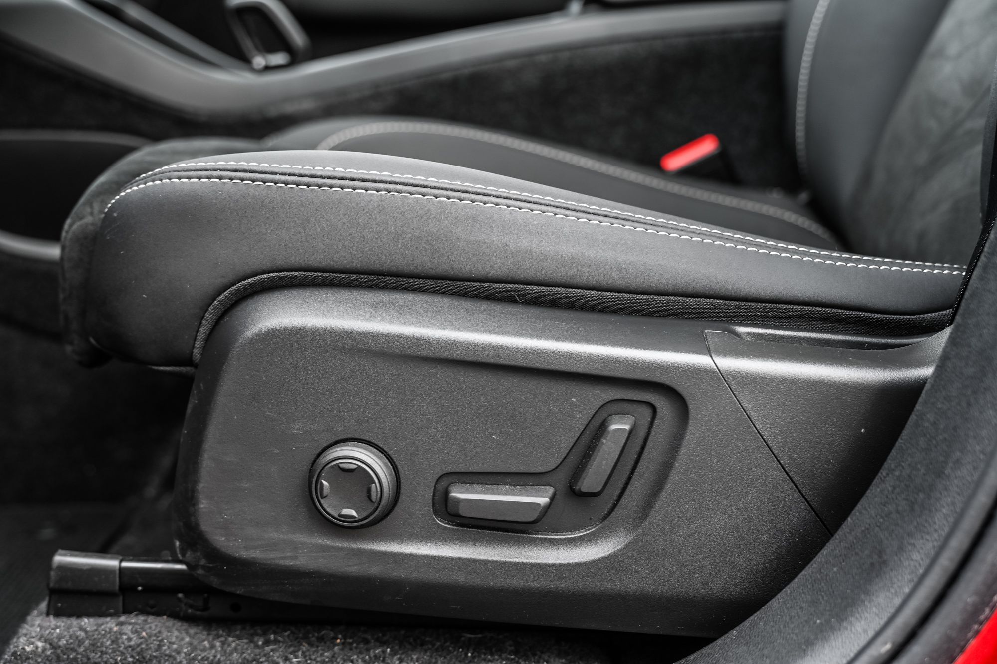 Volvo C40  2023 à Pointe-Claire, Québec