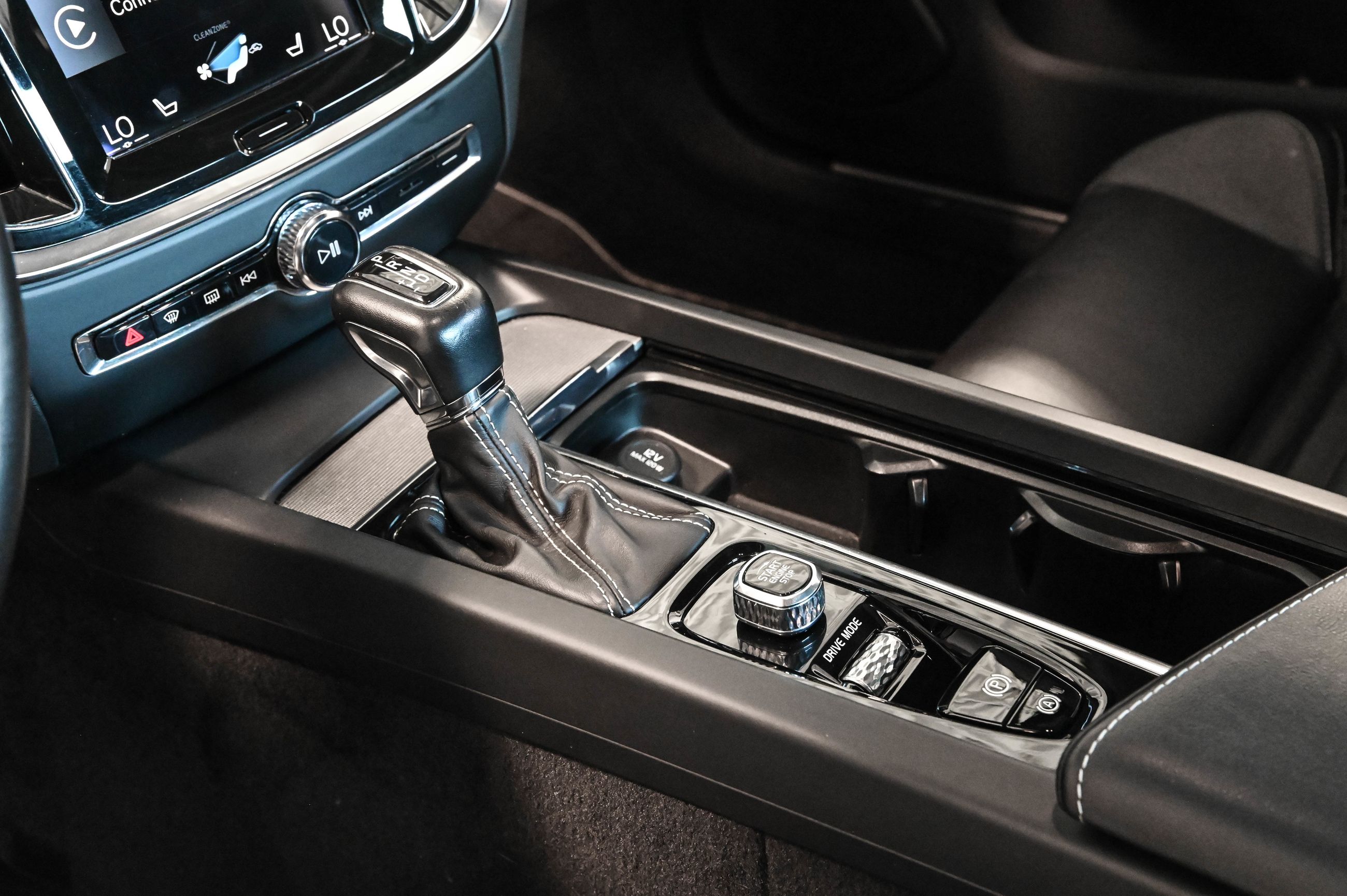 2021 Volvo S60 in Pointe-Claire, Quebec