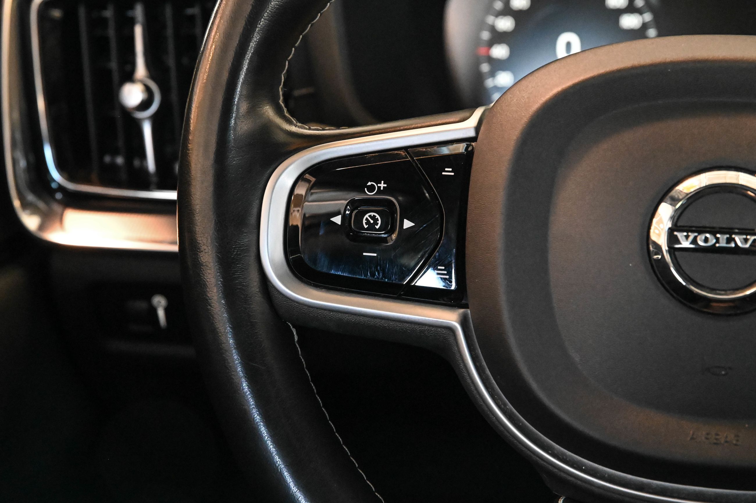2021 Volvo S60 in Pointe-Claire, Quebec