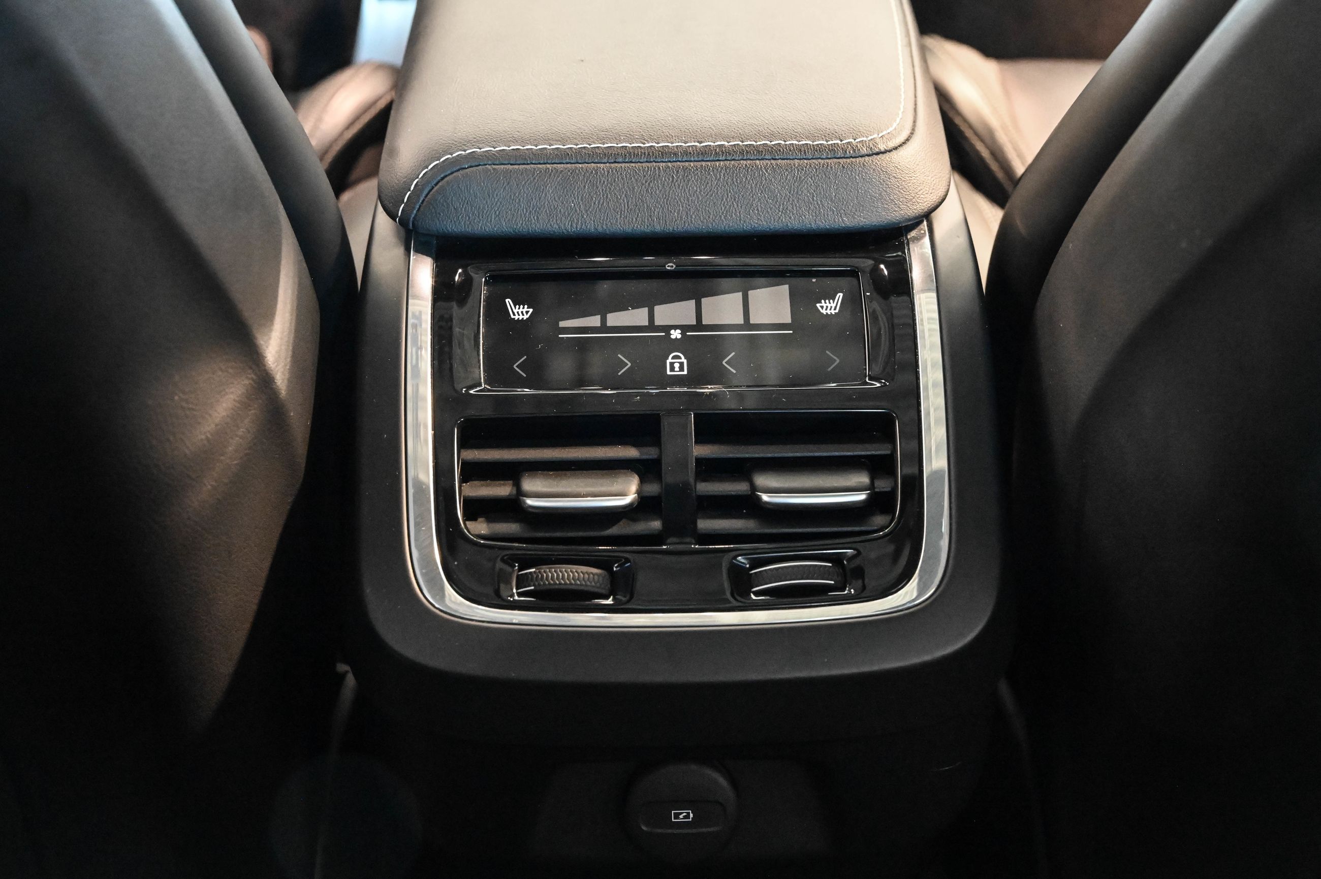 2021 Volvo S60 in Pointe-Claire, Quebec