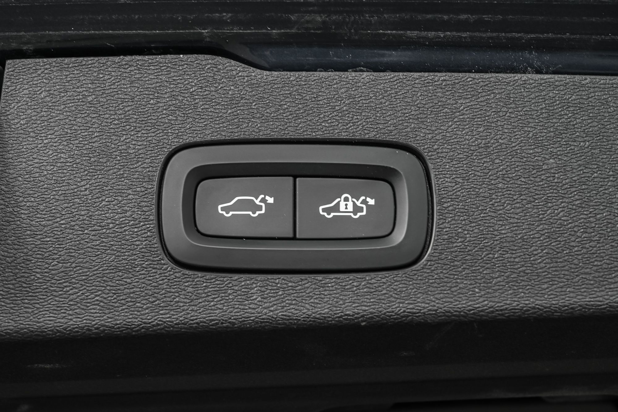 Volvo V60 Cross Country  2021 à Pointe-Claire, Québec