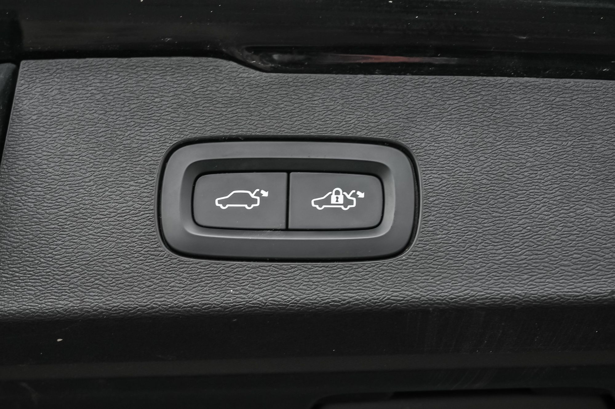 2021 Volvo V60 Cross Country in Pointe-Claire, Quebec