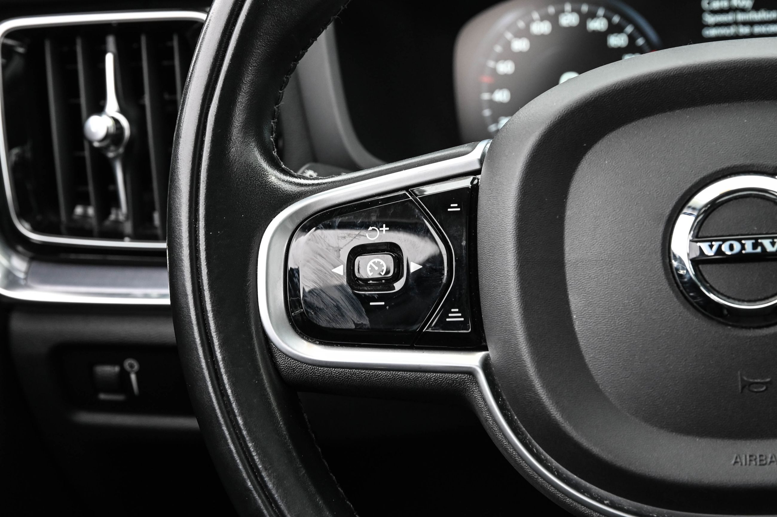 2021 Volvo V60 Cross Country in Pointe-Claire, Quebec