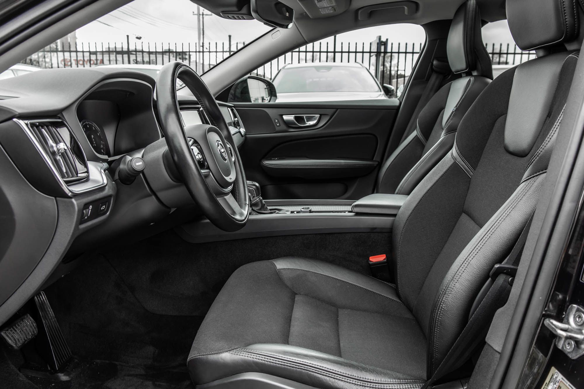 2021 Volvo V60 Cross Country in Pointe-Claire, Quebec