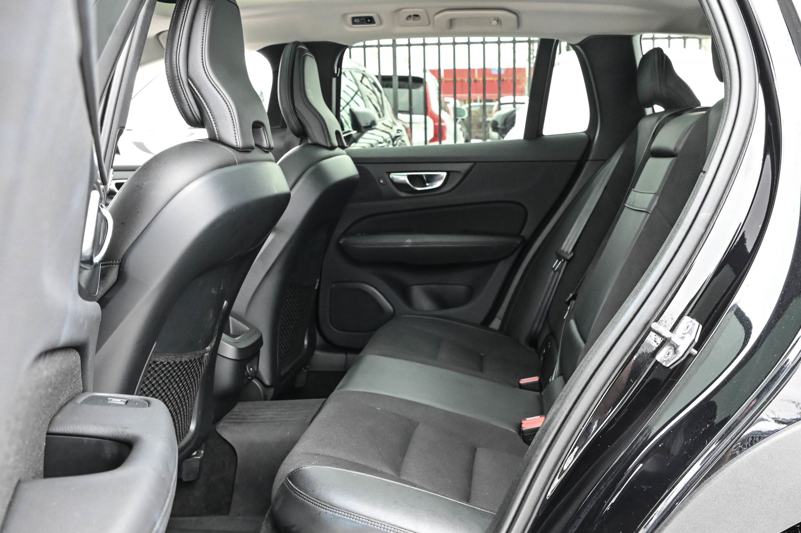 2021 Volvo V60 Cross Country in Pointe-Claire, Quebec