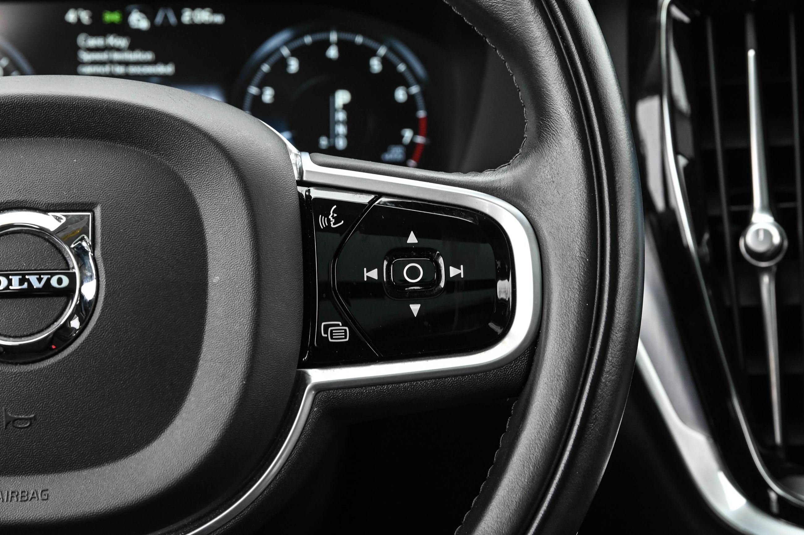 2021 Volvo V60 Cross Country in Pointe-Claire, Quebec