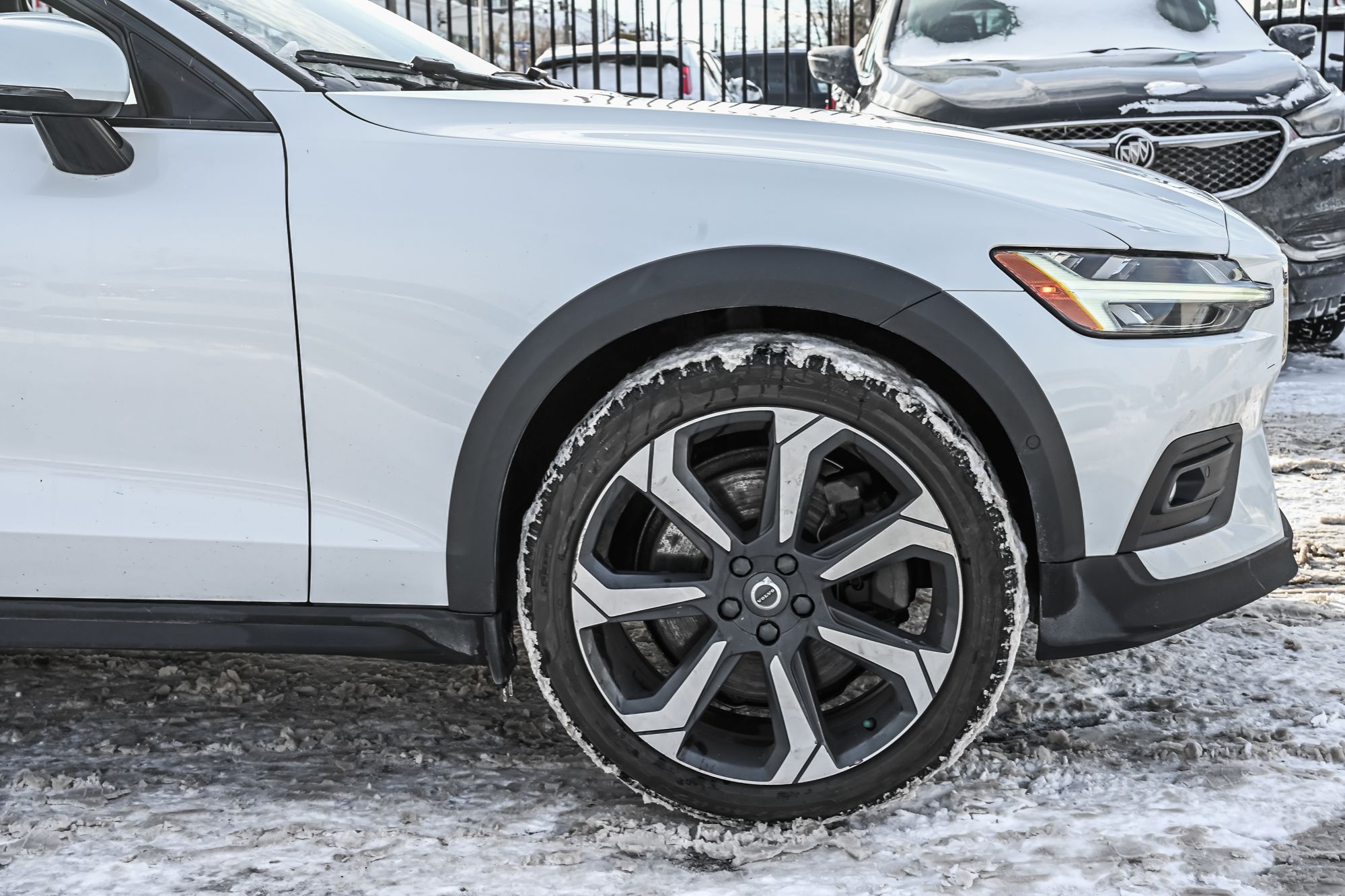 2021 Volvo V60 Cross Country in Pointe-Claire, Quebec