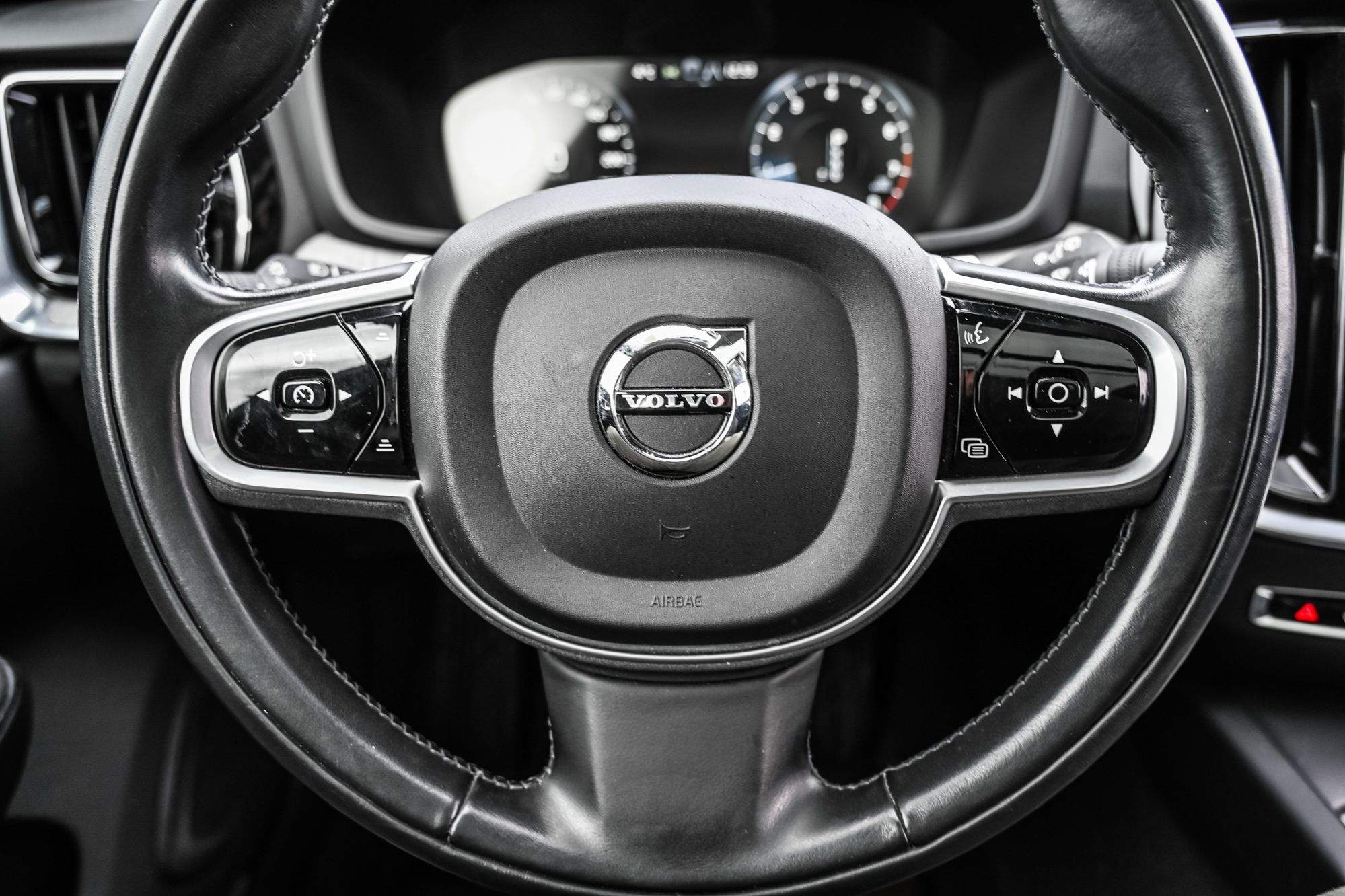 2022 Volvo V60 Cross Country in Pointe-Claire, Quebec