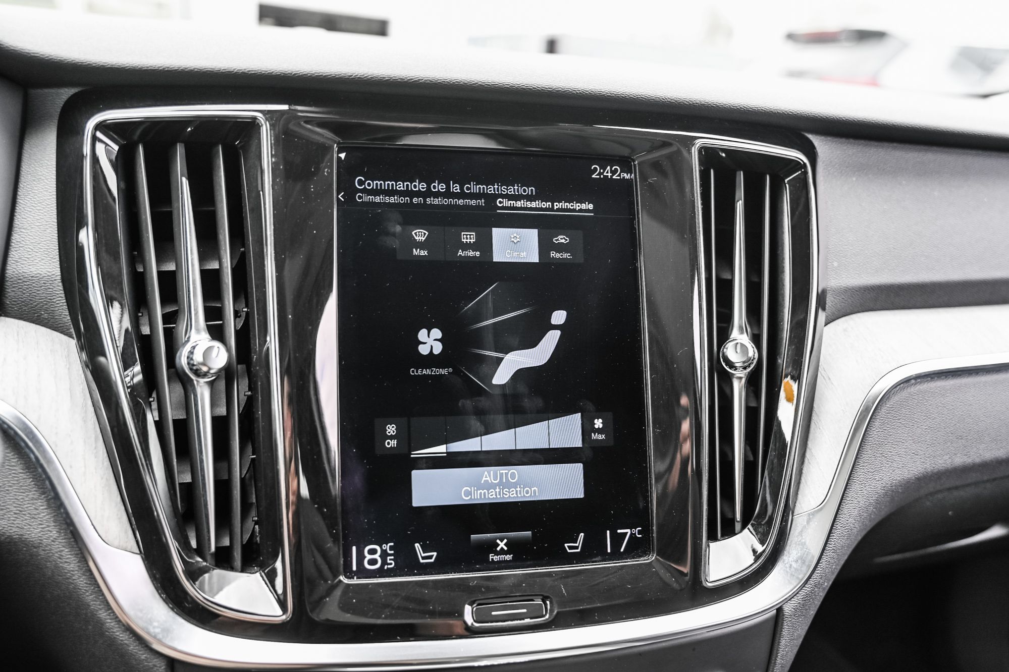 Volvo V60 Cross Country  2022 à Pointe-Claire, Québec