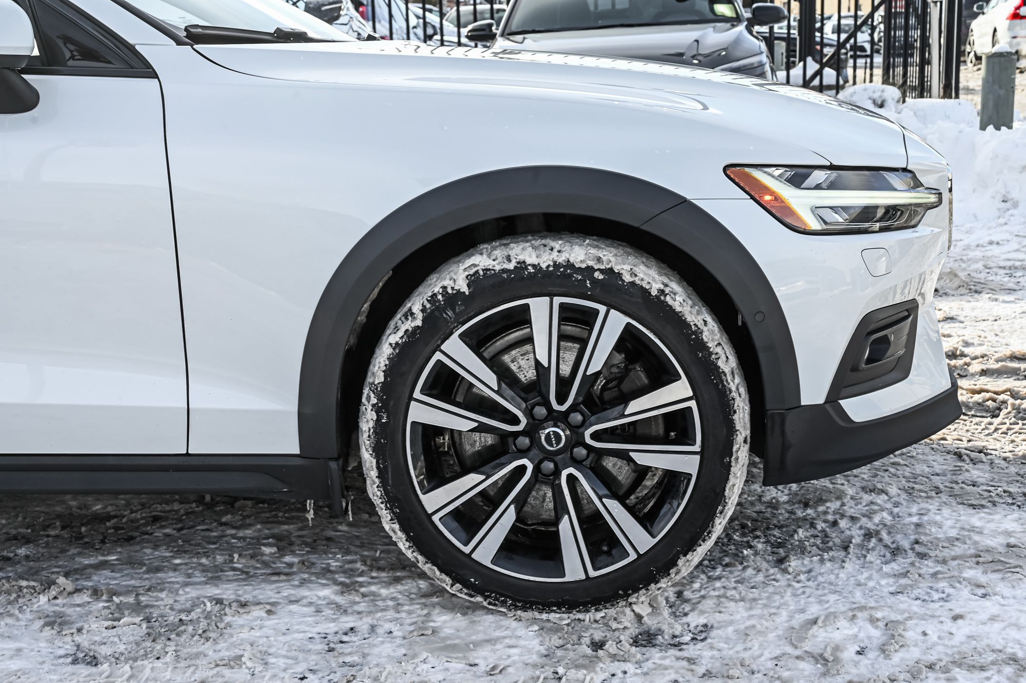 Volvo V60 Cross Country  2022 à Pointe-Claire, Québec