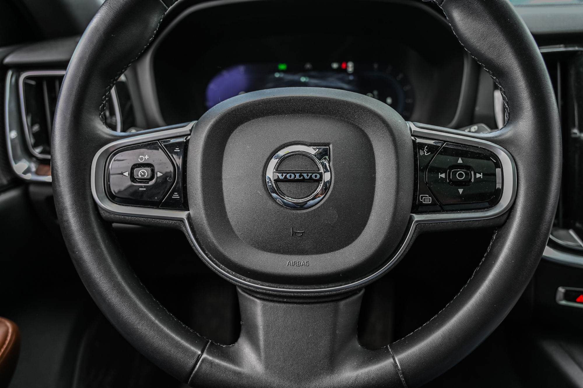 2023 Volvo V60 Cross Country in Pointe-Claire, Quebec