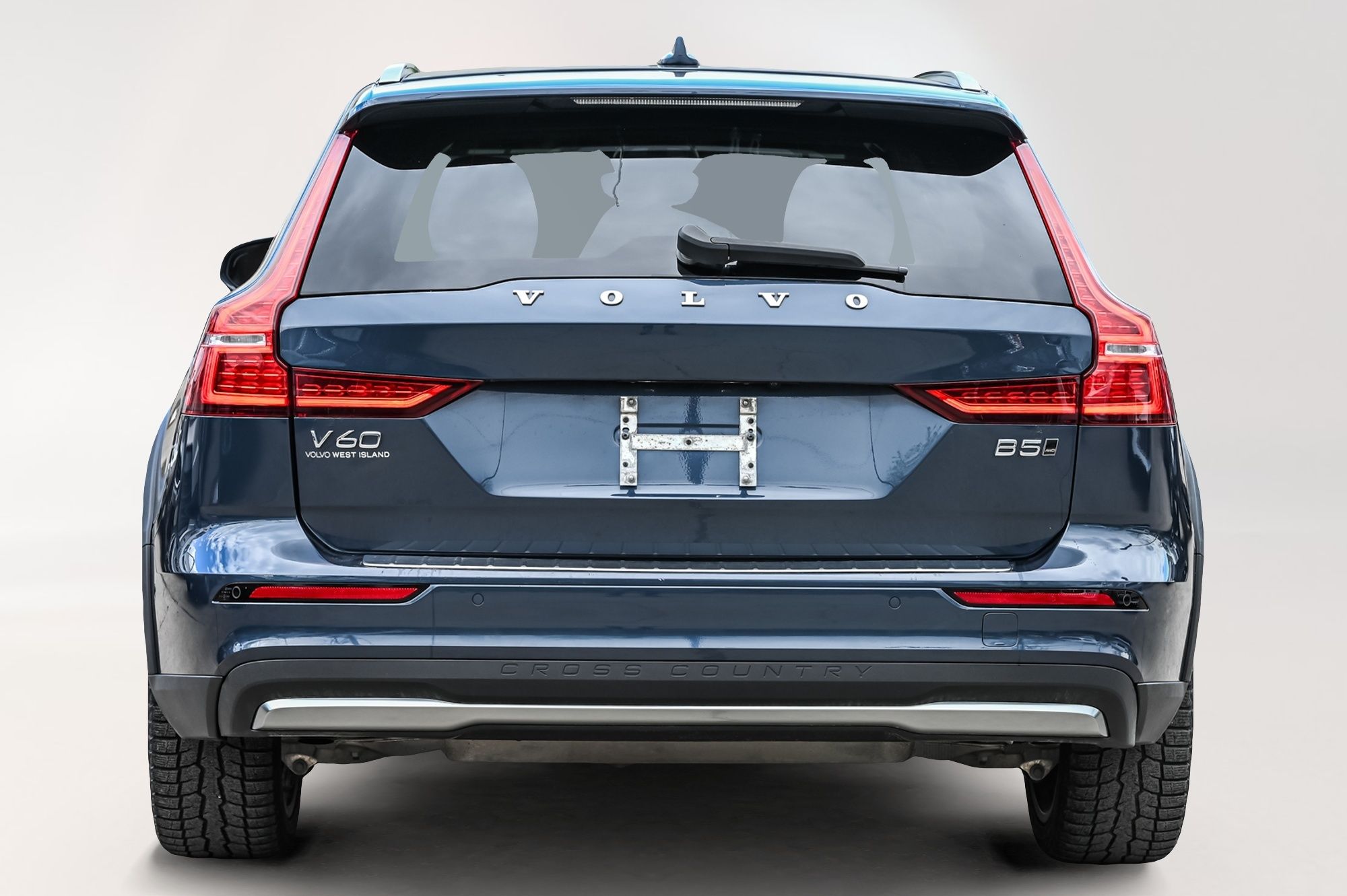 2023 Volvo V60 Cross Country in Pointe-Claire, Quebec