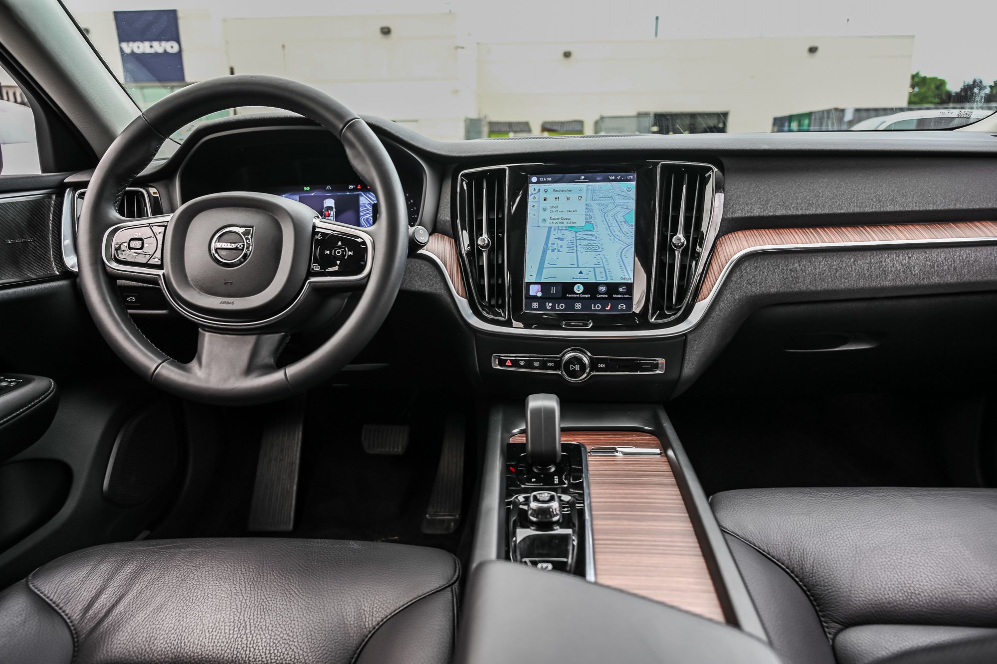 2024 Volvo V60 Cross Country in Pointe-Claire, Quebec