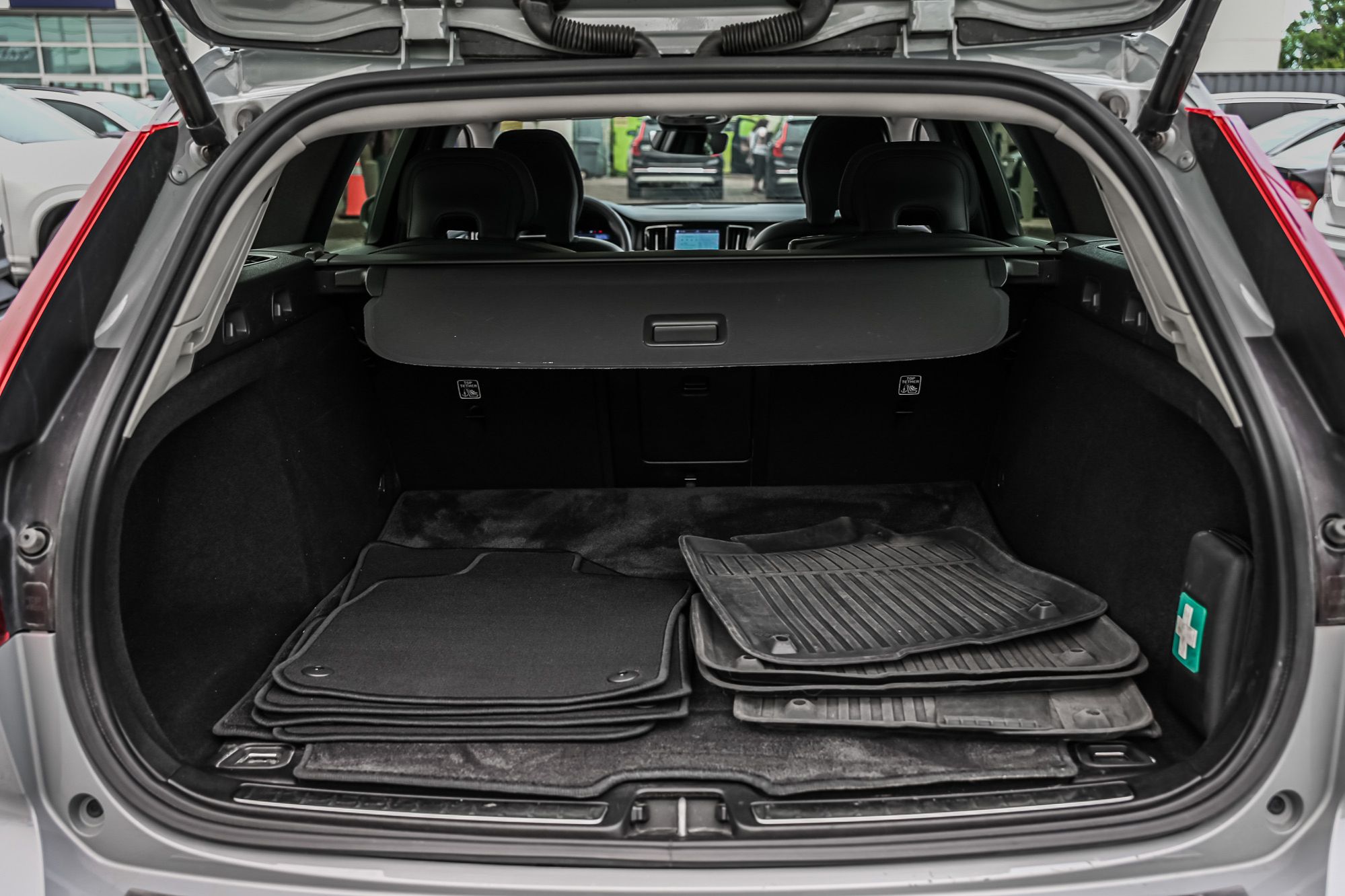2024 Volvo V60 Cross Country in Pointe-Claire, Quebec