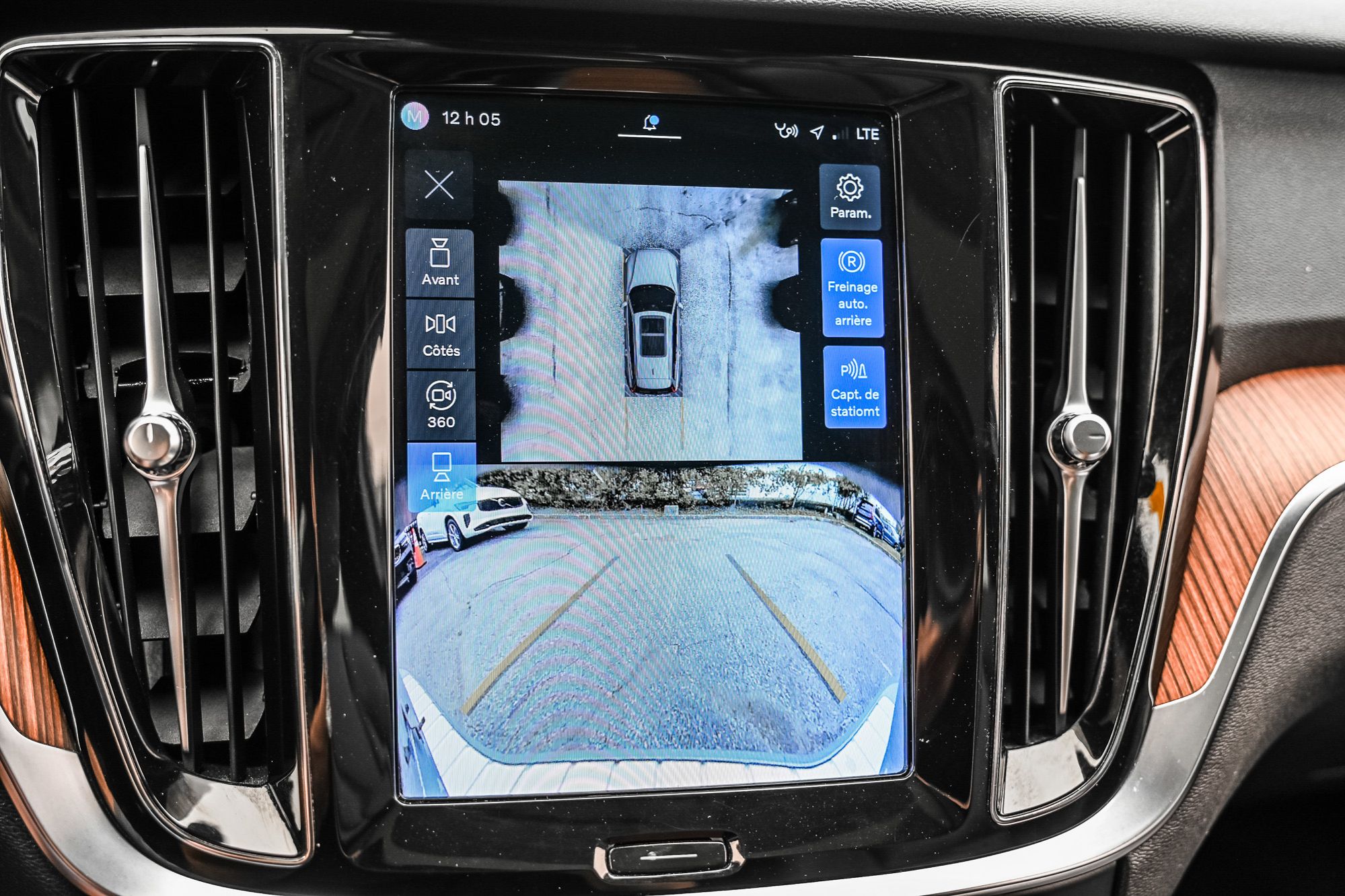 2024 Volvo V60 Cross Country in Pointe-Claire, Quebec