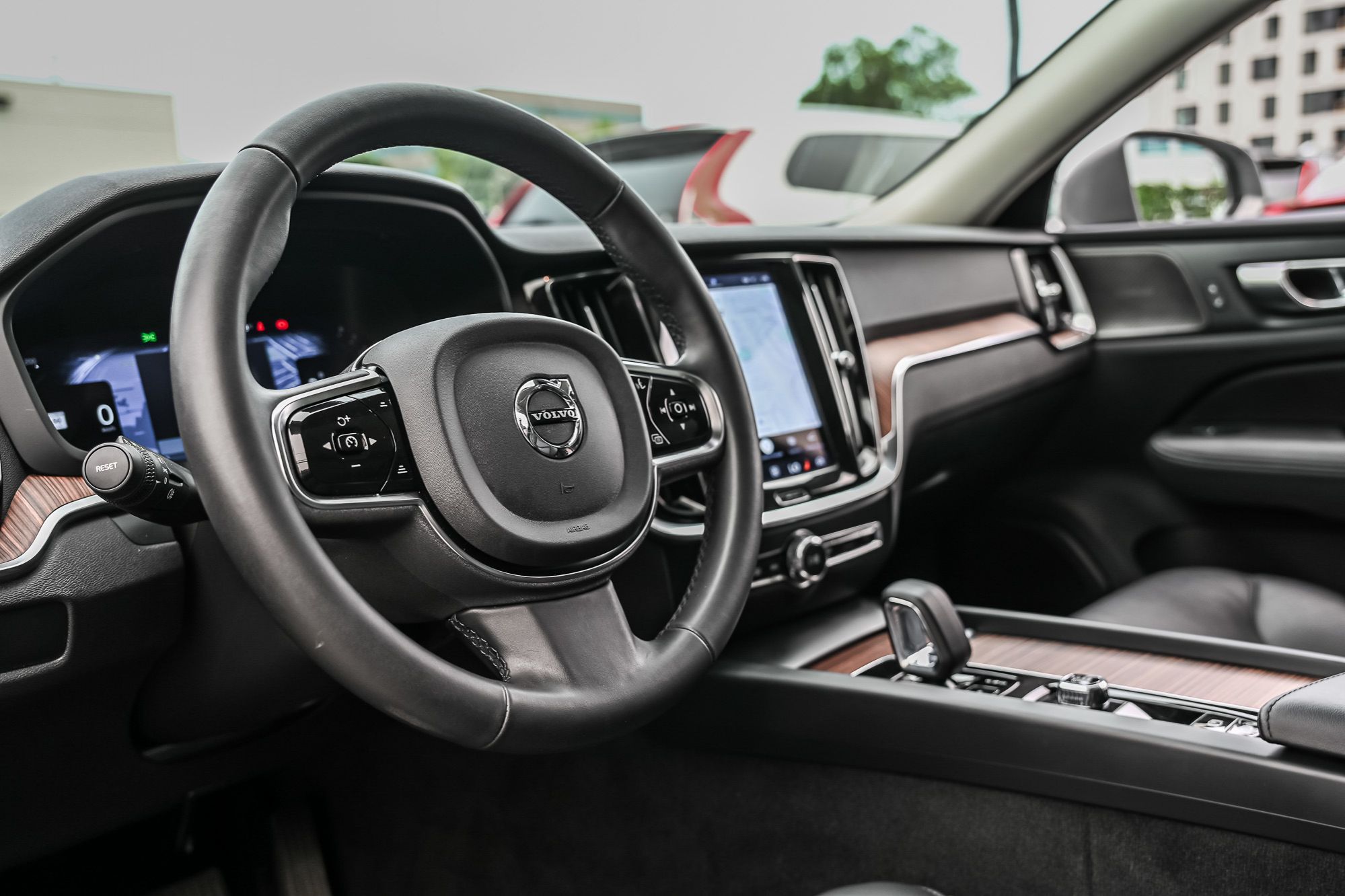 2024 Volvo V60 Cross Country in Pointe-Claire, Quebec