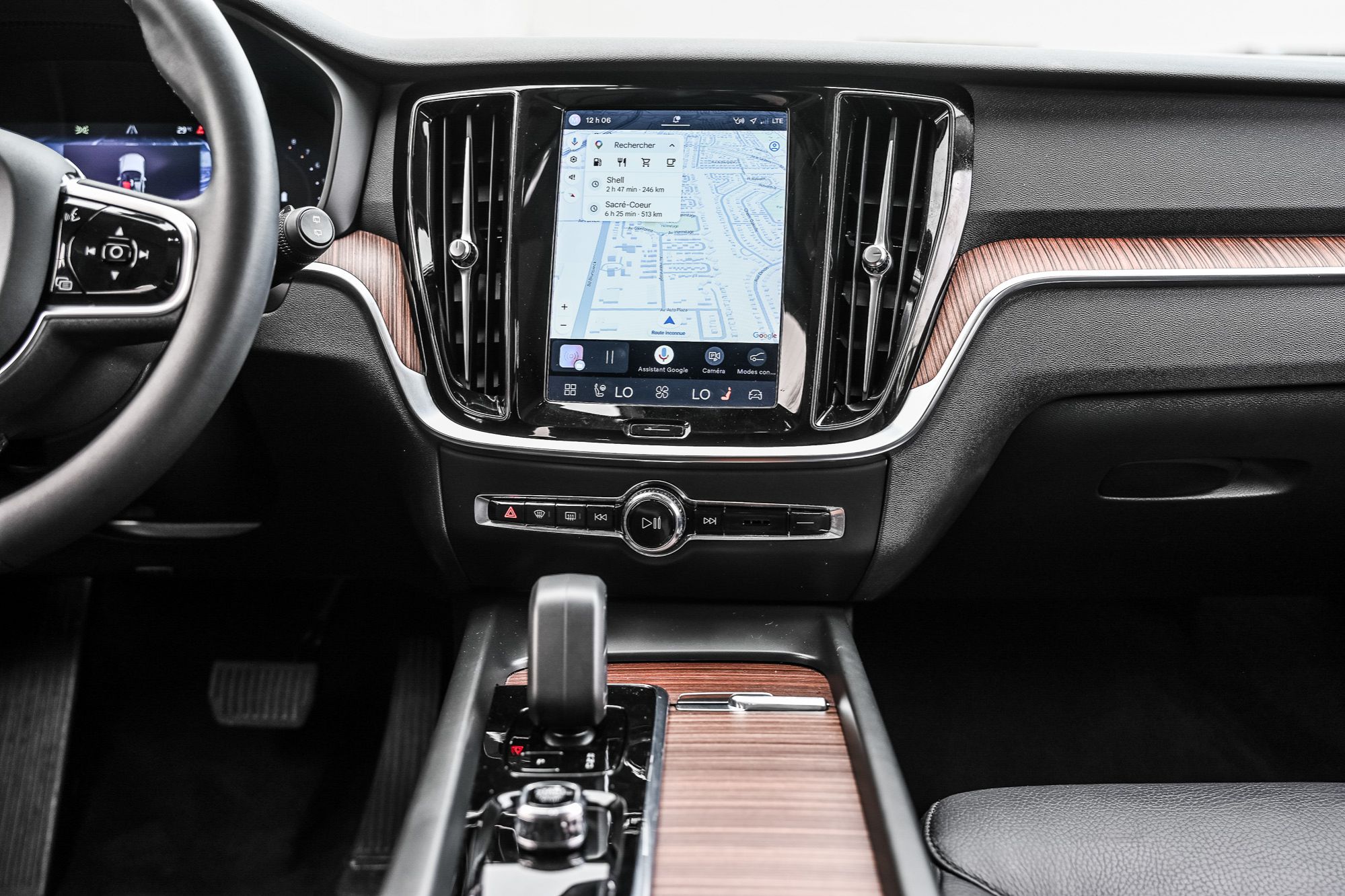 2024 Volvo V60 Cross Country in Pointe-Claire, Quebec