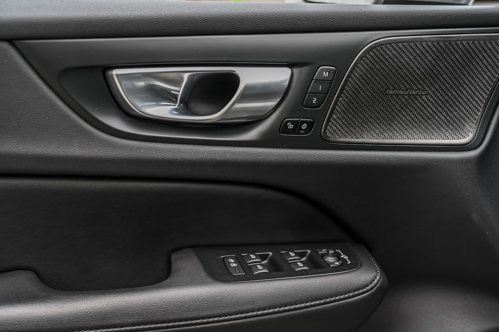 2024 Volvo V60 Cross Country in Pointe-Claire, Quebec