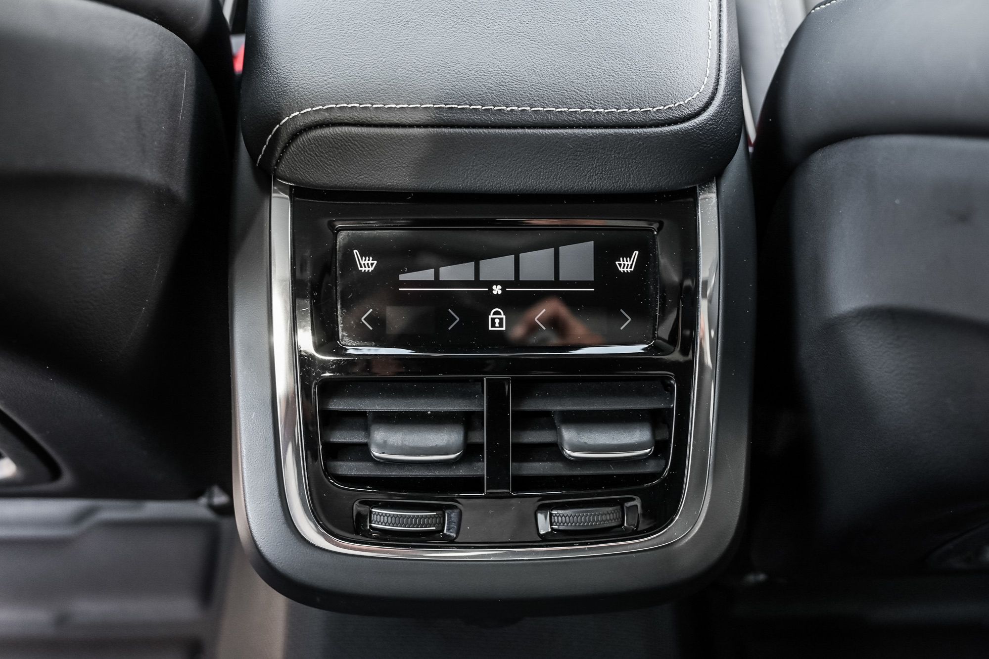 2022 Volvo V60 in Pointe-Claire, Quebec