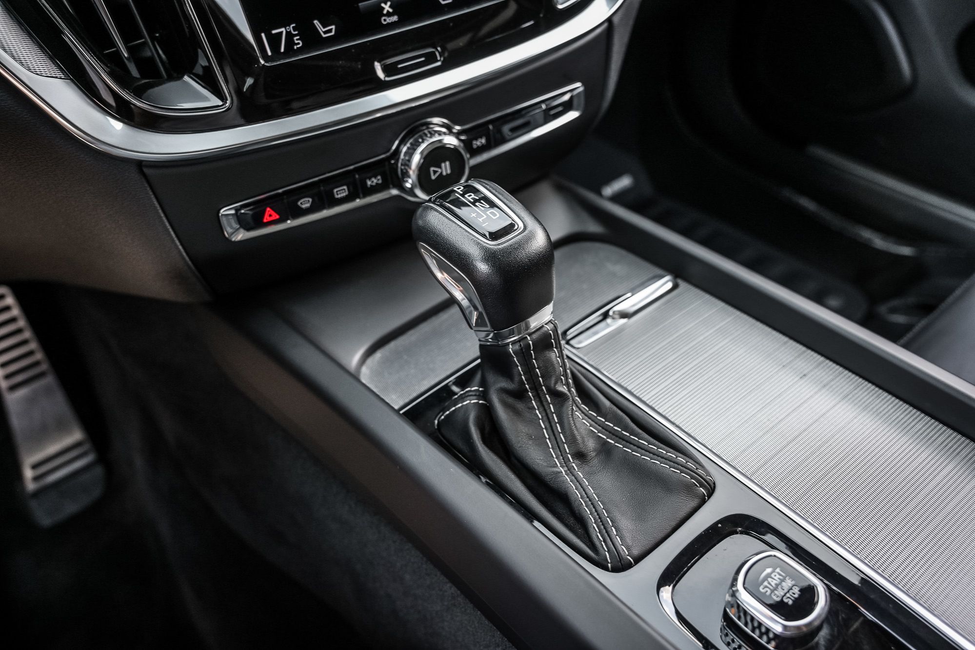 2022 Volvo V60 in Pointe-Claire, Quebec