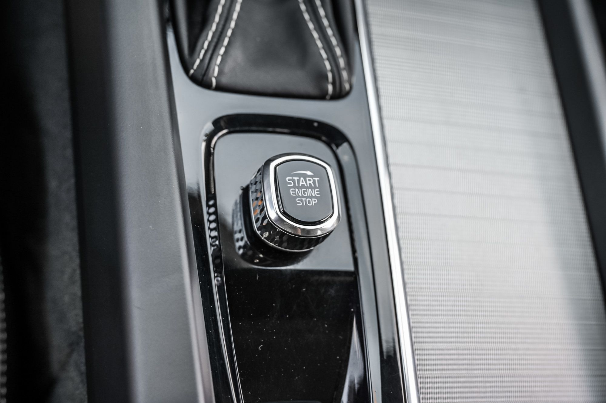 2022 Volvo V60 in Pointe-Claire, Quebec