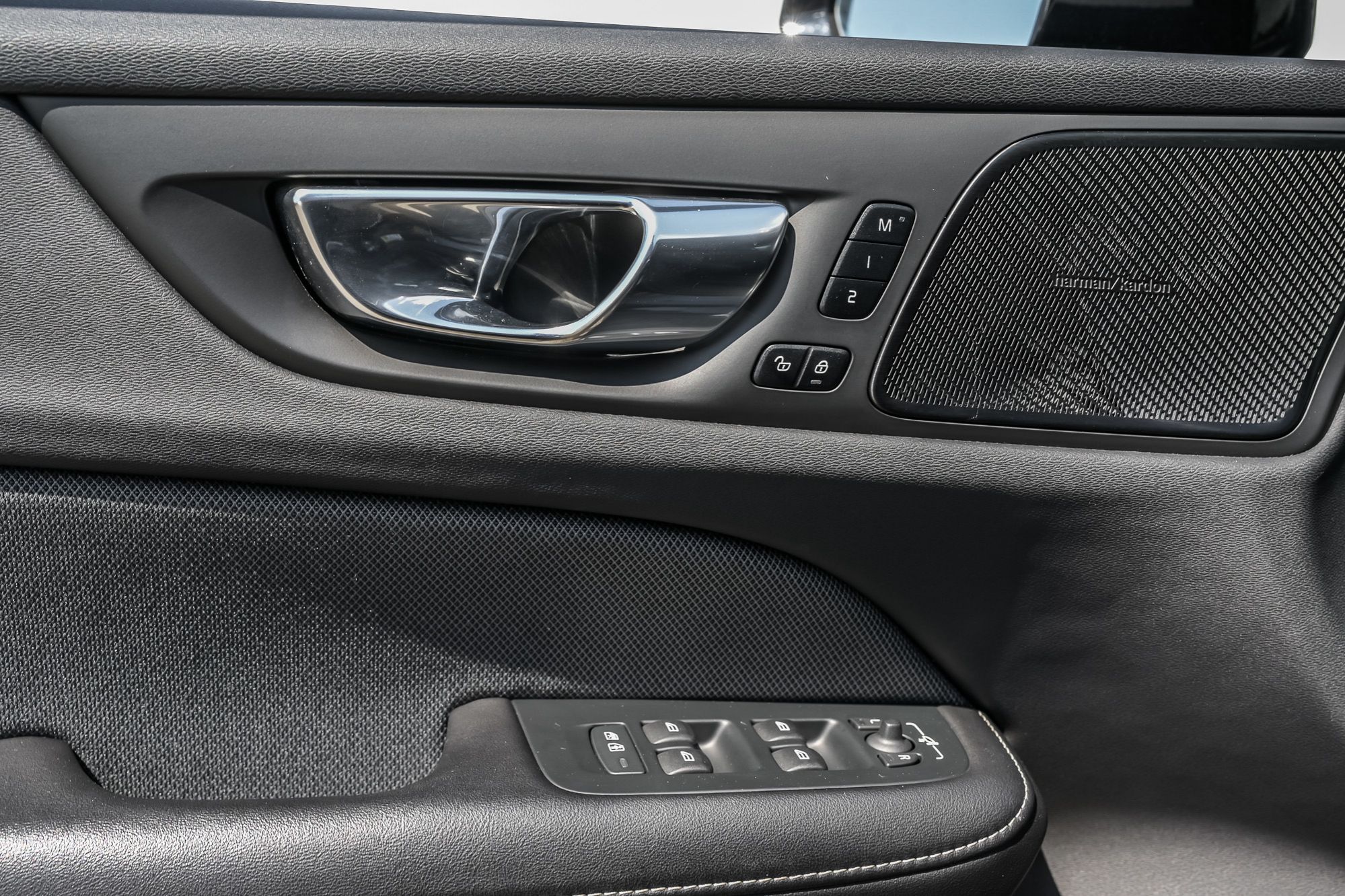 2022 Volvo V60 in Pointe-Claire, Quebec