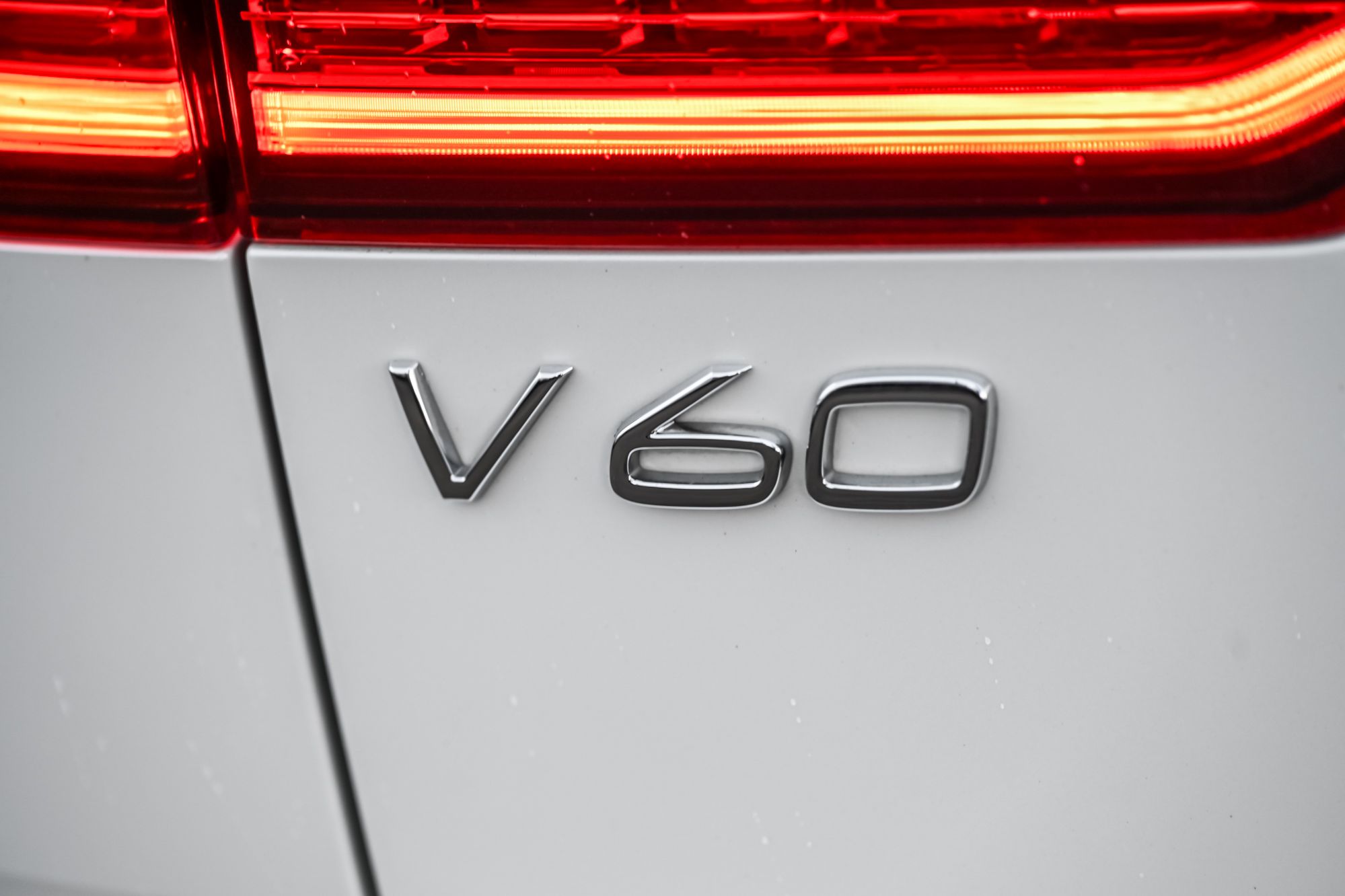 Volvo V60  2023 à Pointe-Claire, Québec