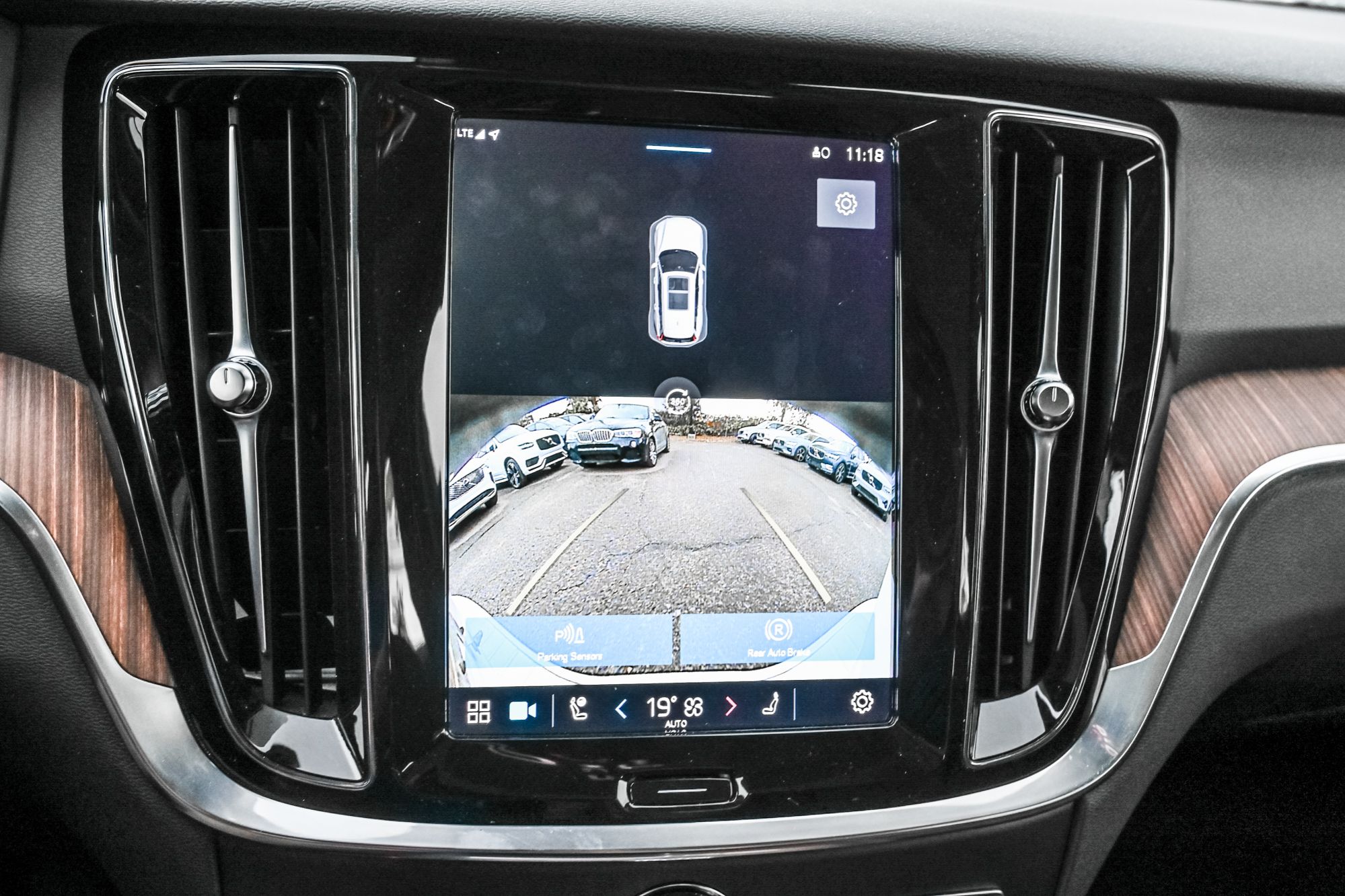 Volvo V60  2023 à Pointe-Claire, Québec