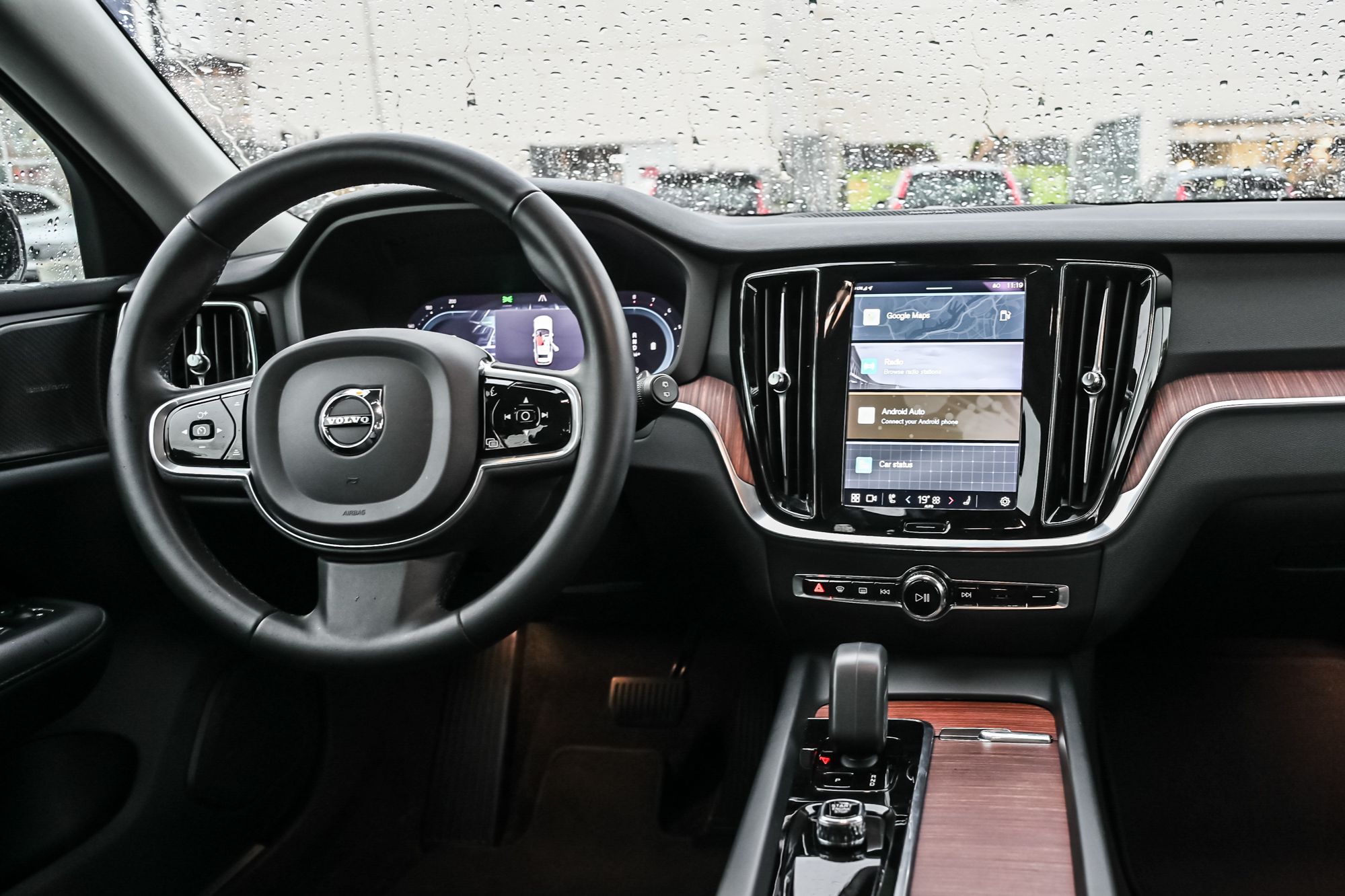 Volvo V60  2023 à Pointe-Claire, Québec