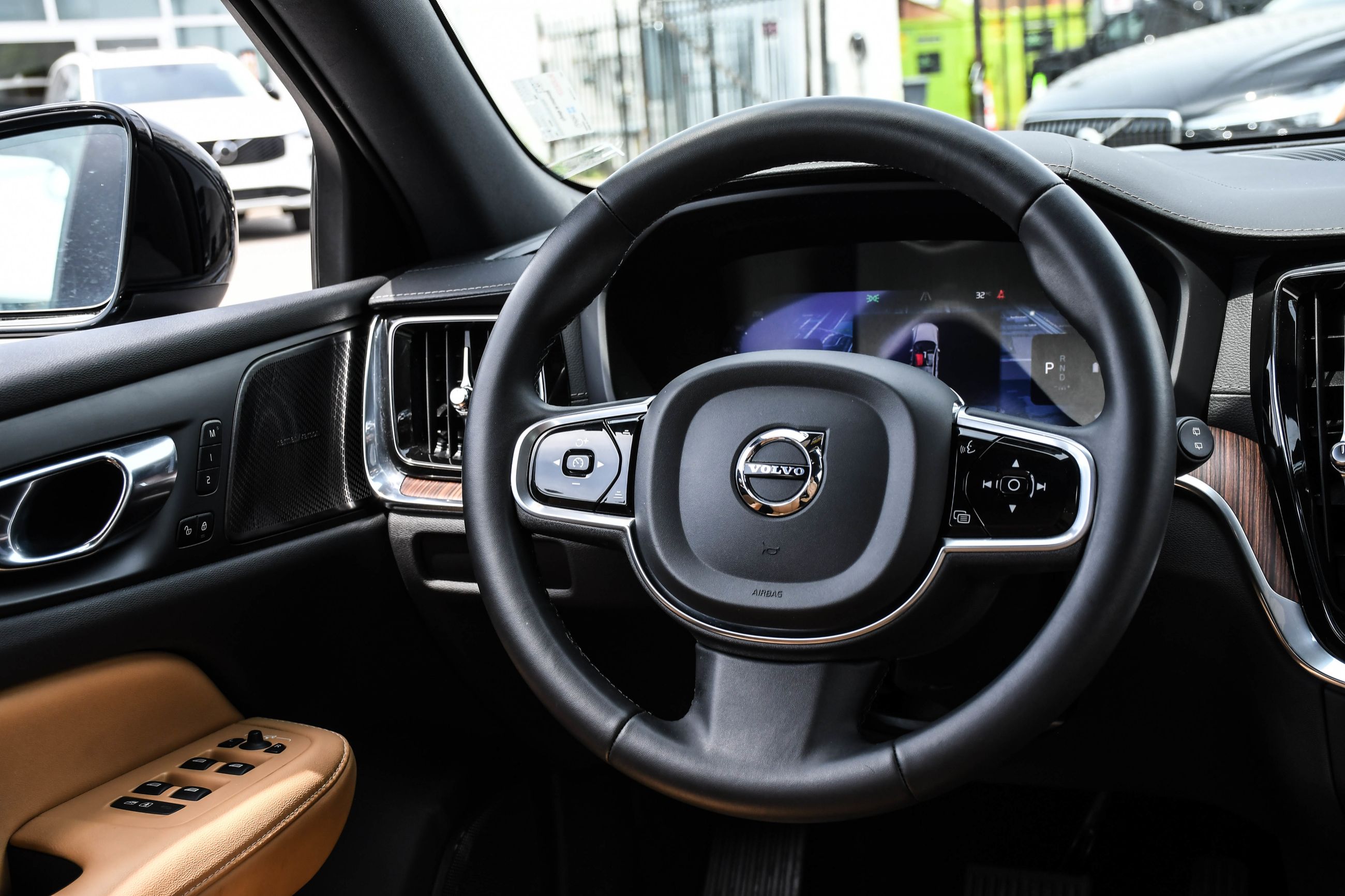 Volvo V60  2023 à Pointe-Claire, Québec