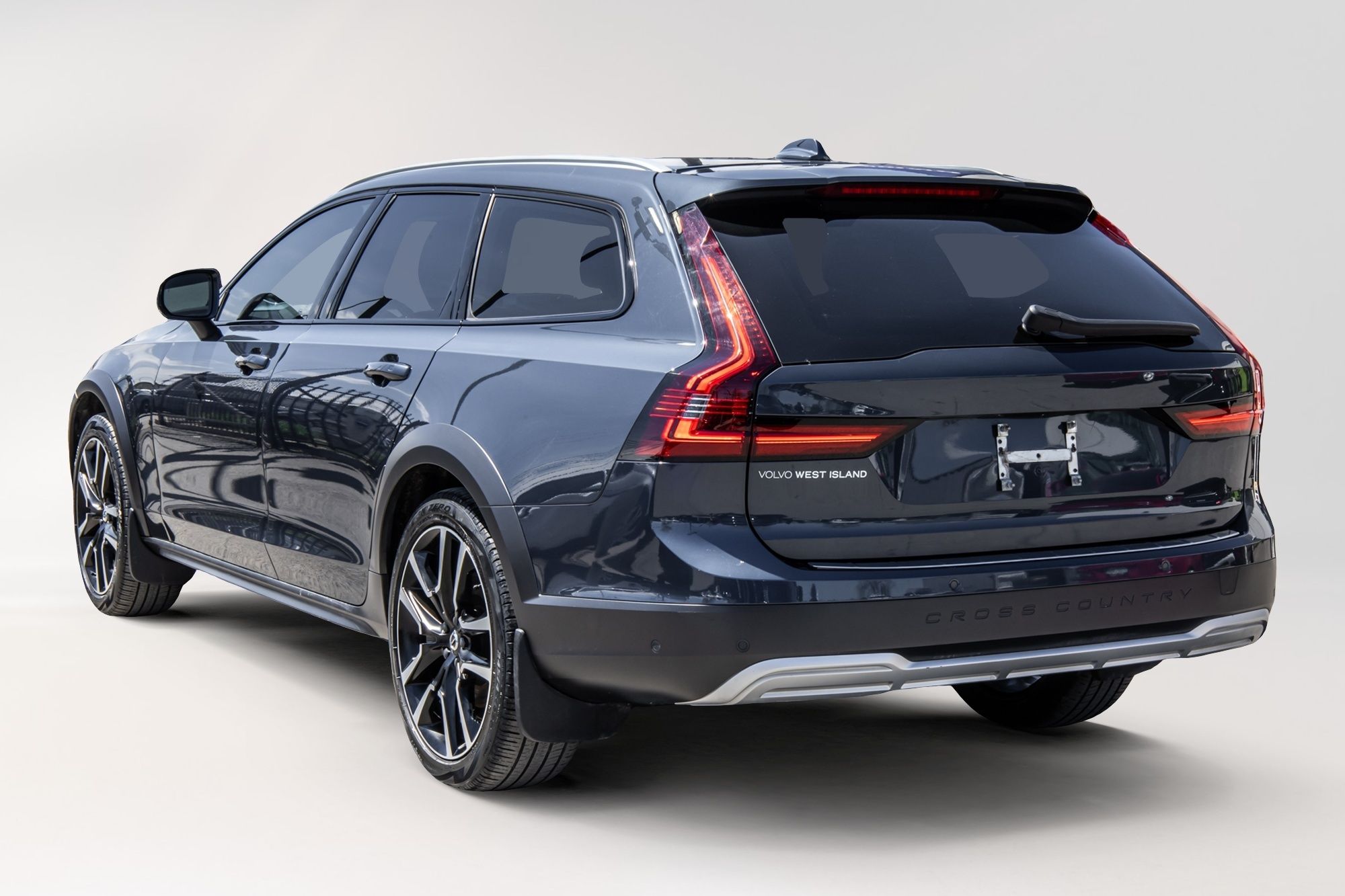 2022 Volvo V90 Cross Country in Pointe-Claire, Quebec