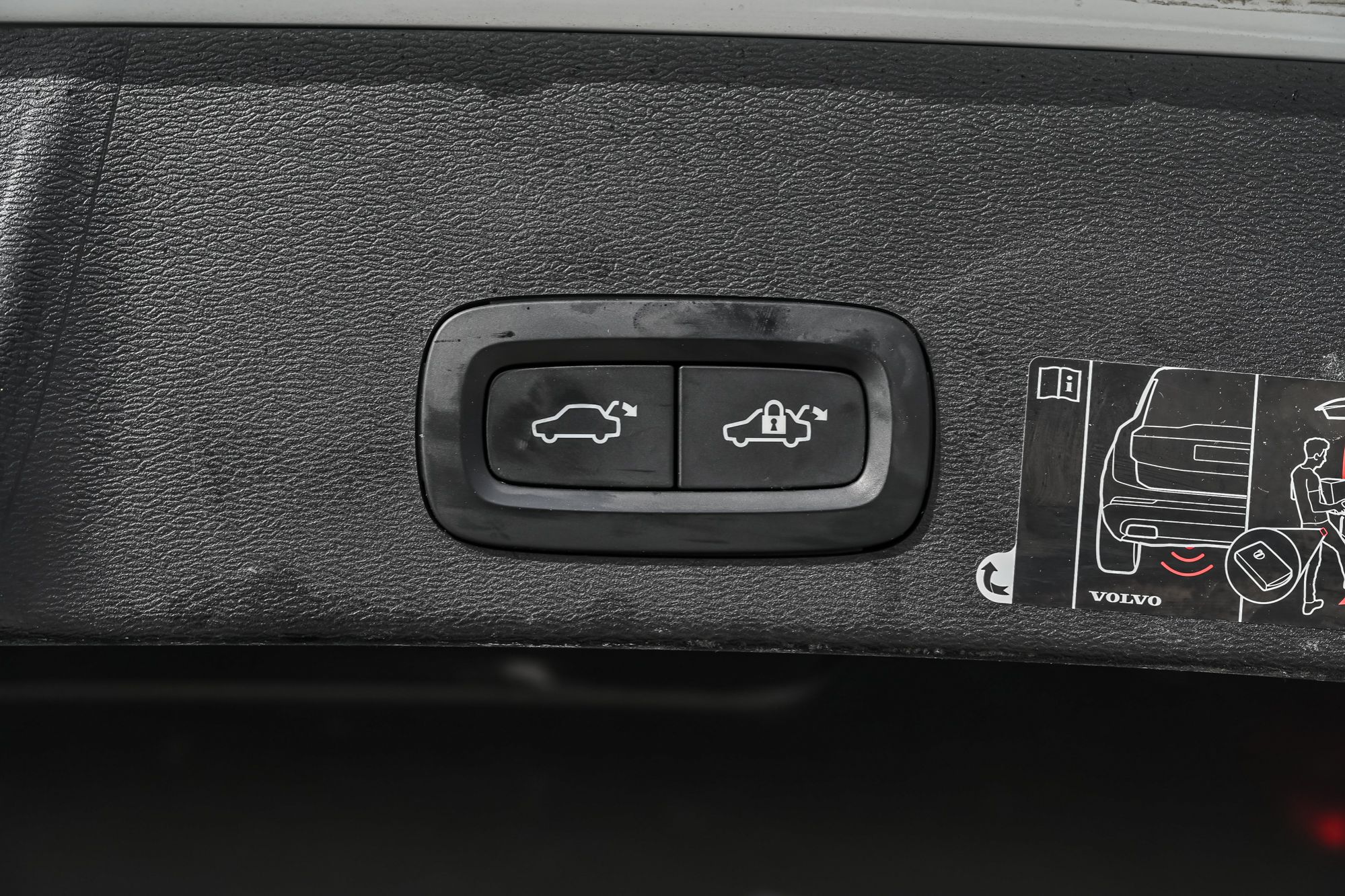 2020 Volvo XC40 in Pointe-Claire, Quebec