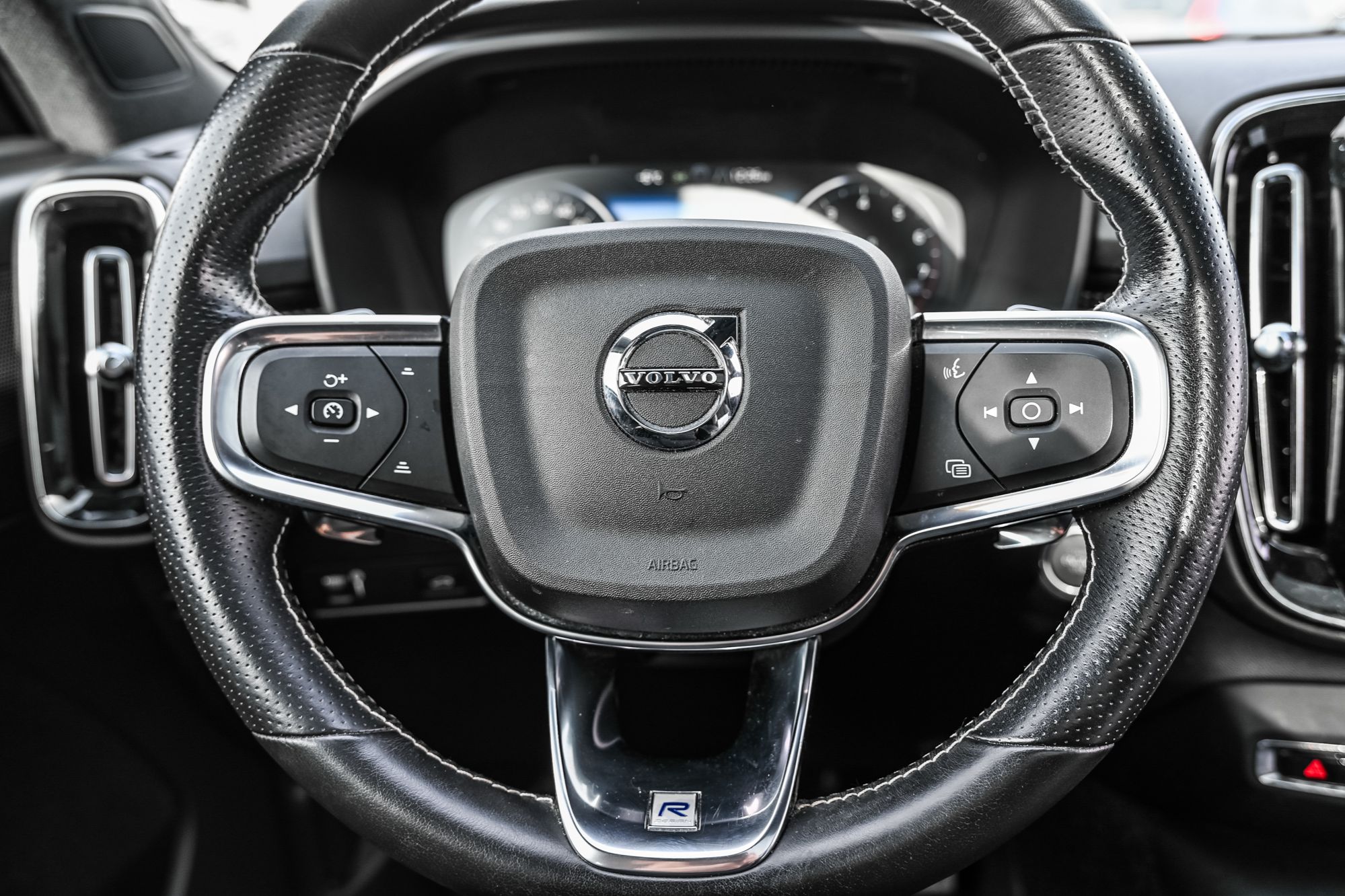 2020 Volvo XC40 in Pointe-Claire, Quebec
