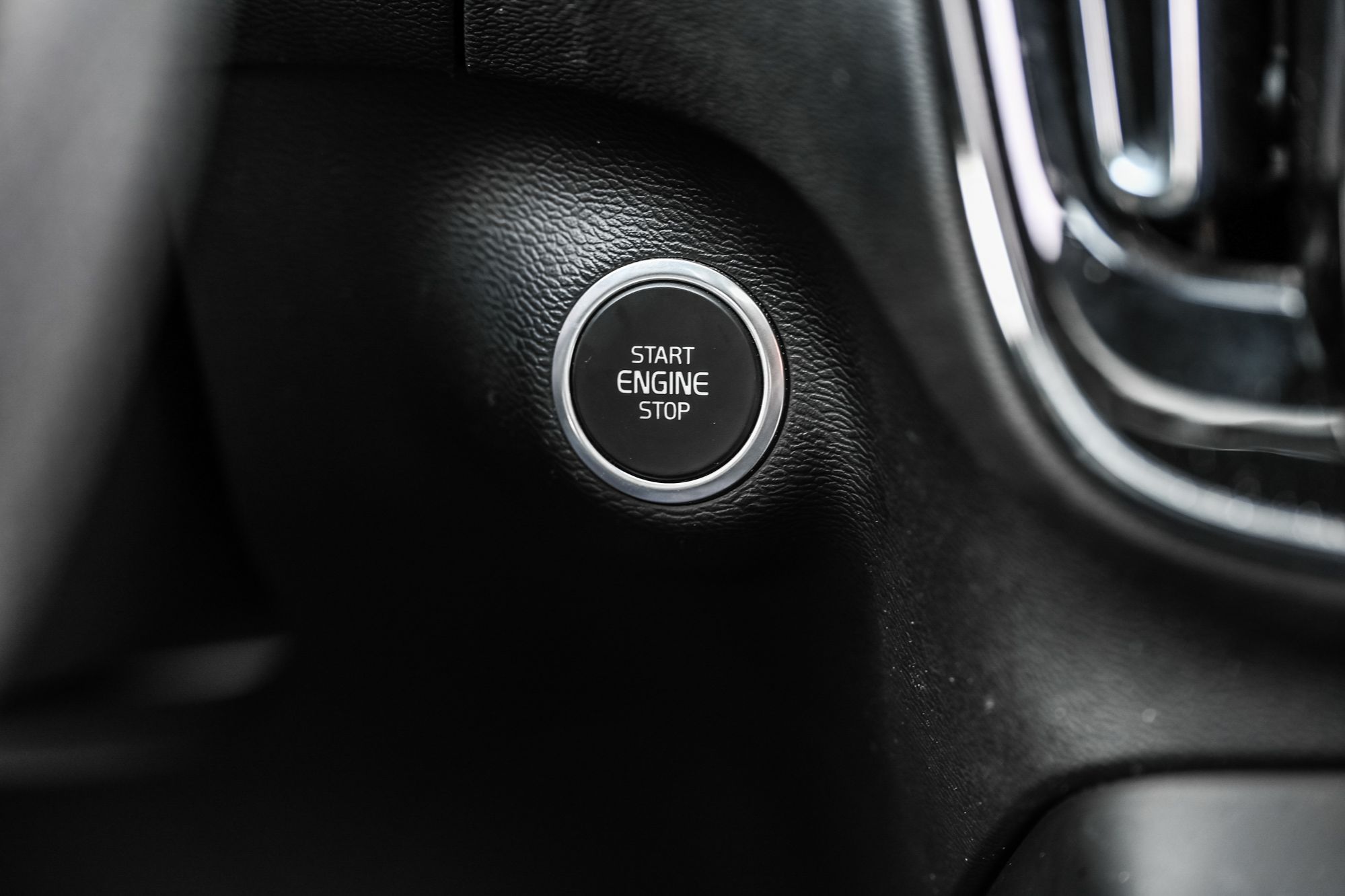 2020 Volvo XC40 in Pointe-Claire, Quebec